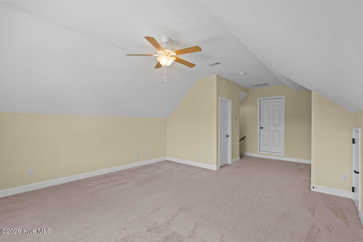 100553422 | Photo 33