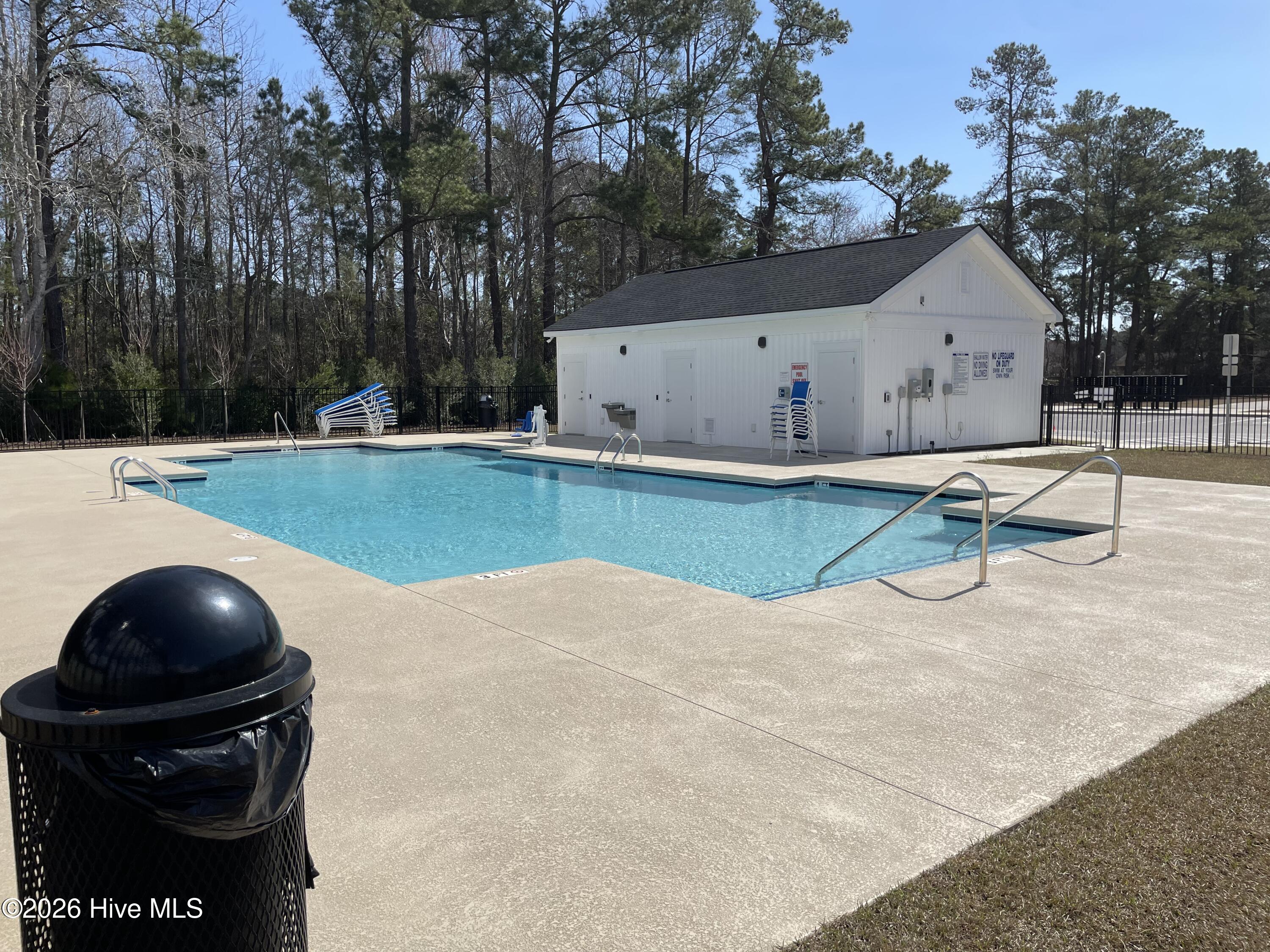 100560586 | Photo 37