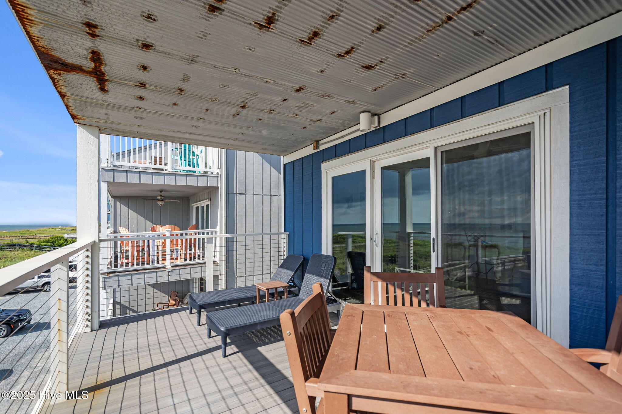 100528366 | Photo 18