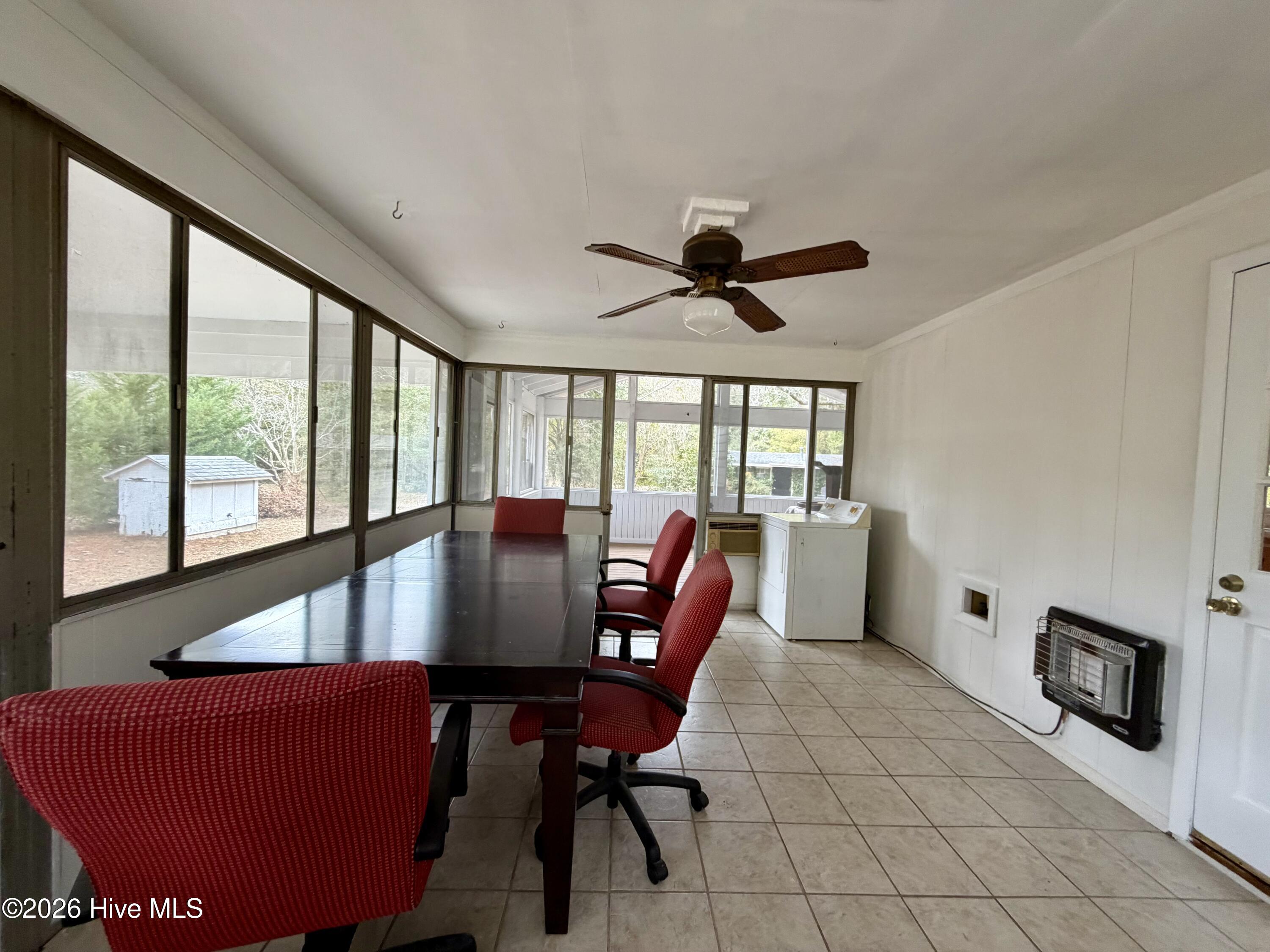 100554872 | Photo 15