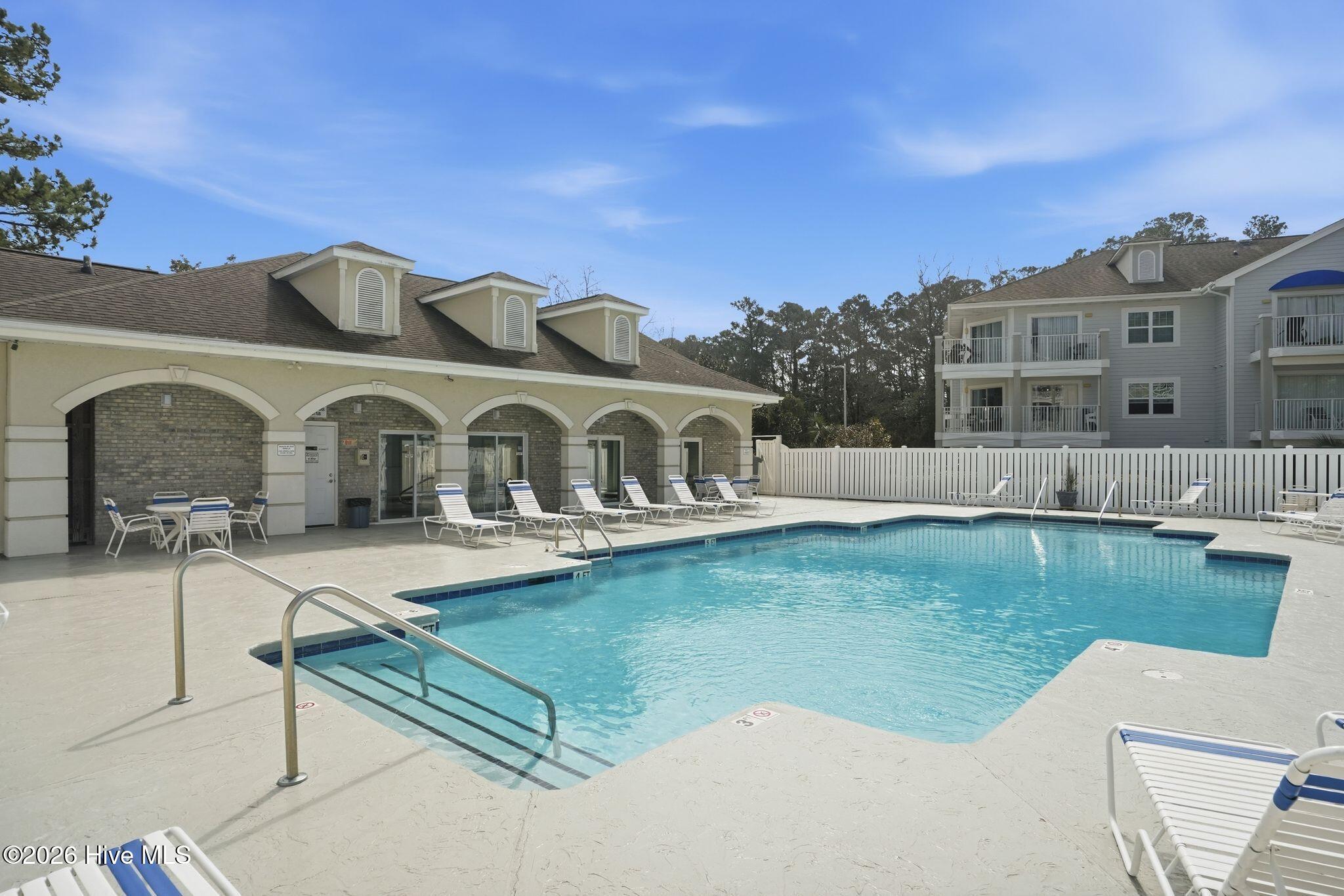 100559289 | Photo 25