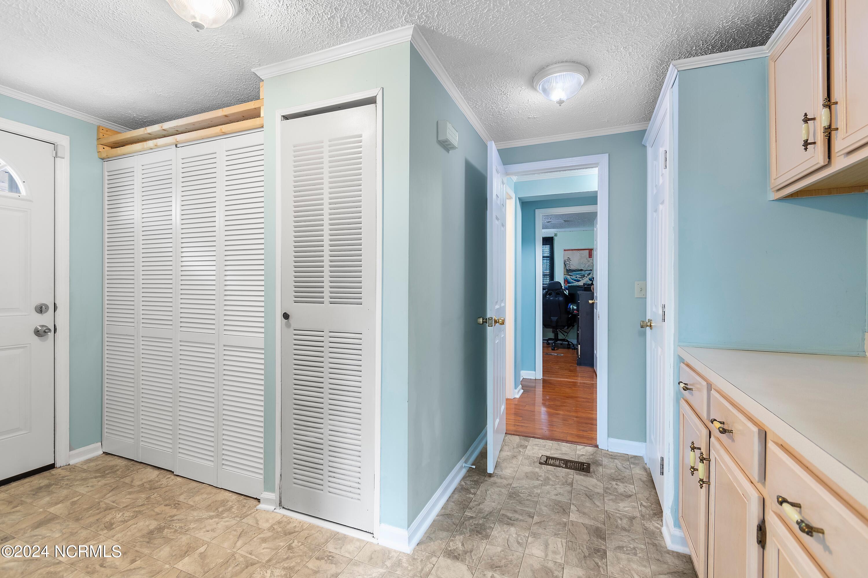 100547405 | Photo 17