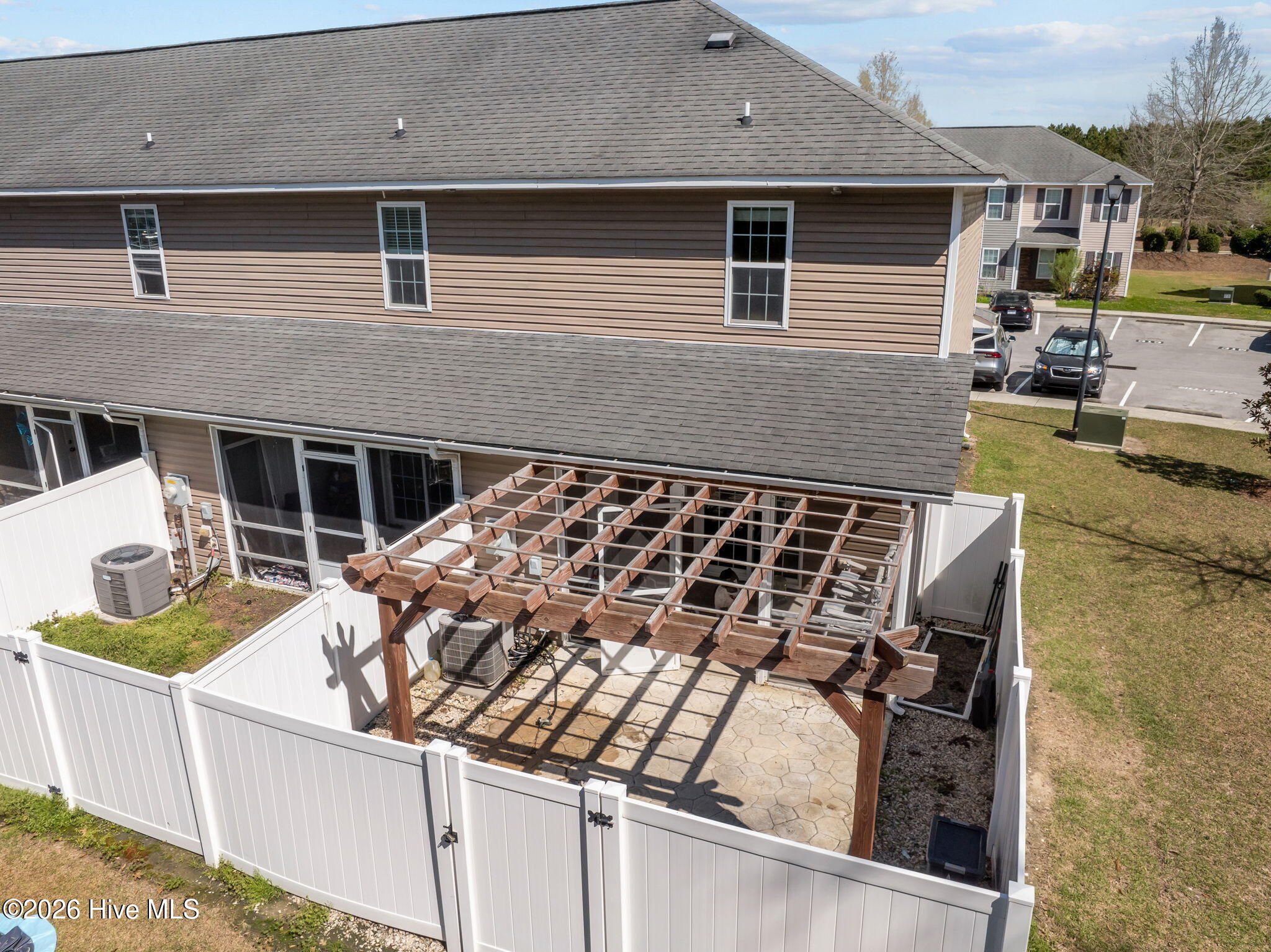 100564313 | Photo 26