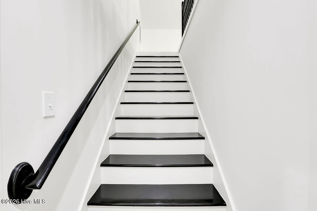 100550907 | Photo 39