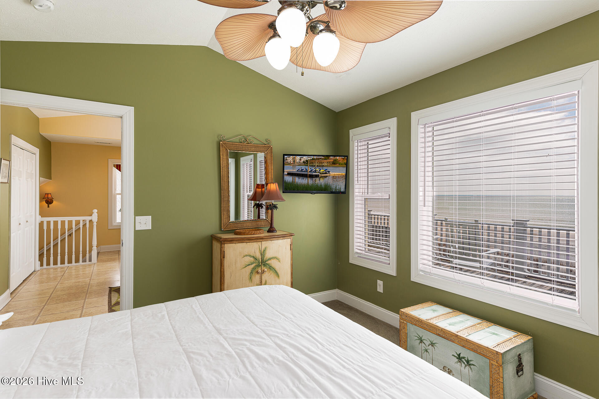 100558758 | Photo 38