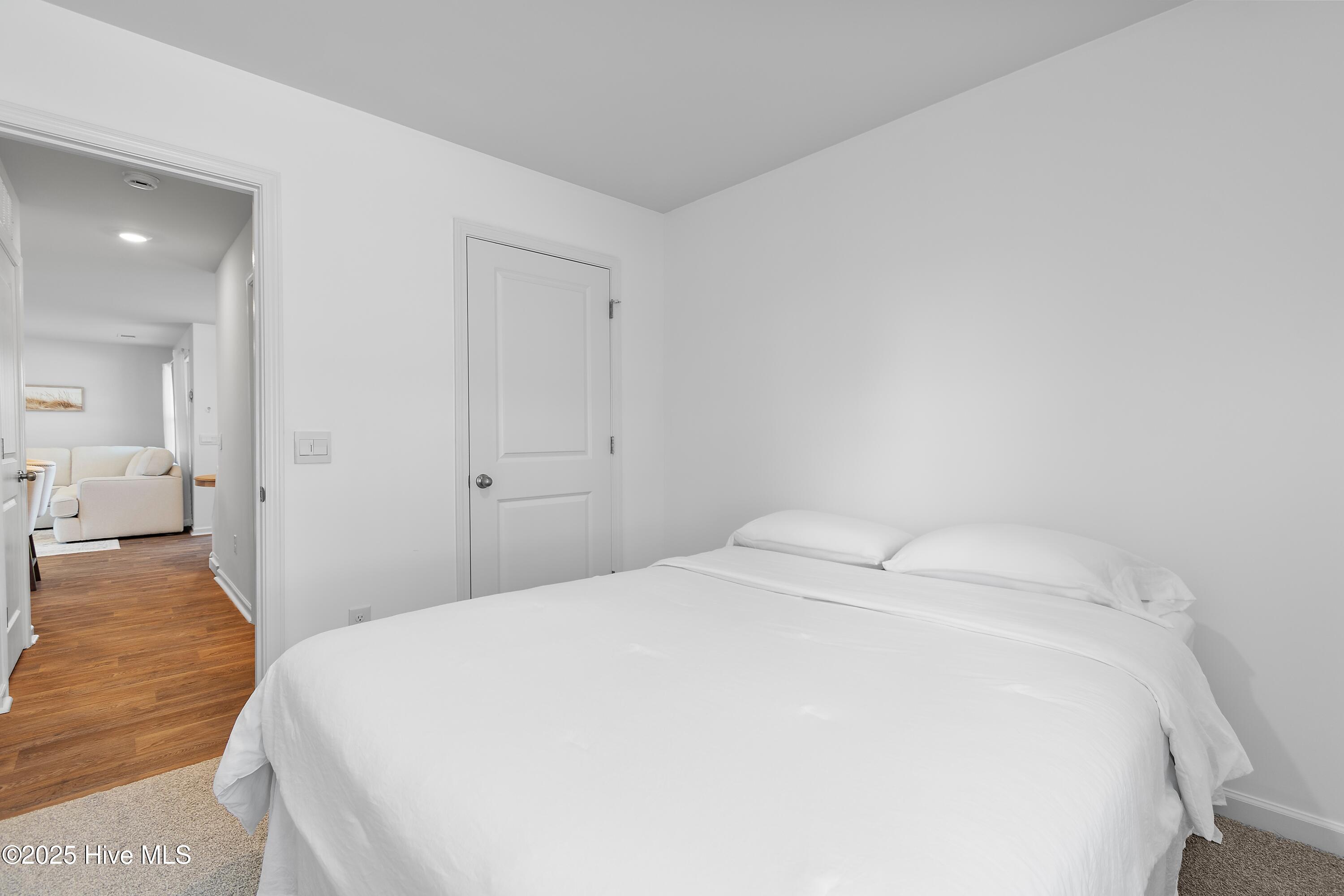 100494043 | Photo 19