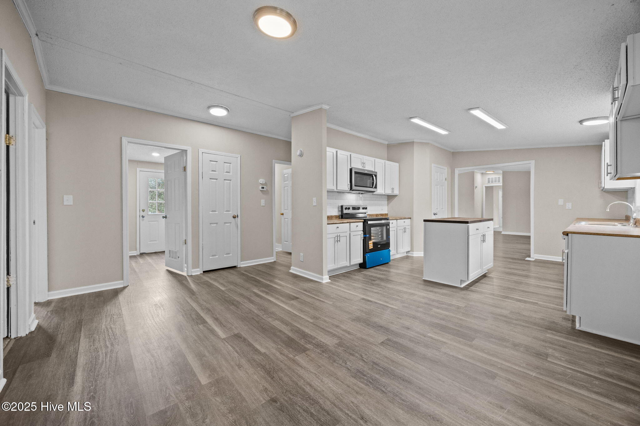 100538807 | Photo 23