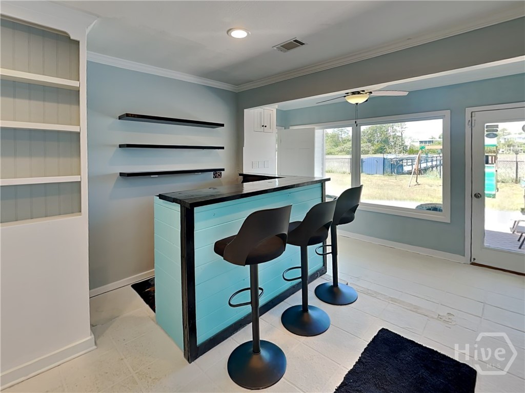Separate bar area in main house
