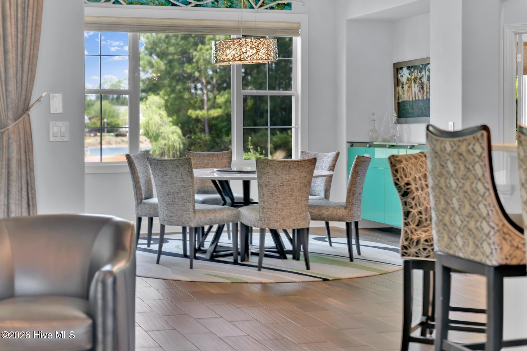 100569949 | Photo 20