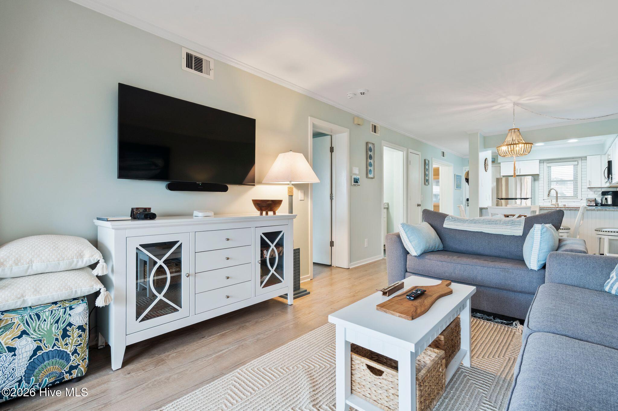 100554597 | Photo 22