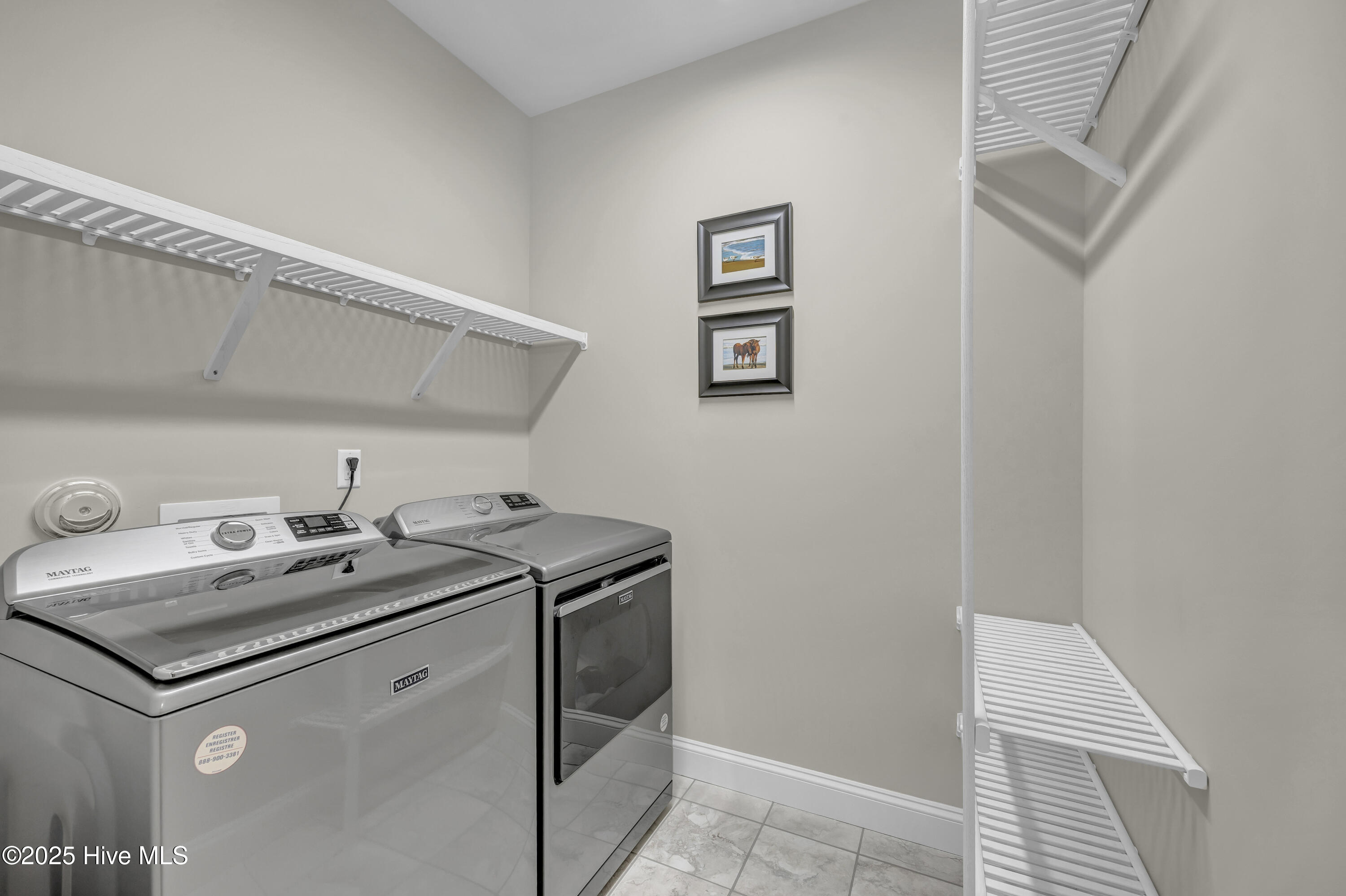 100544142 | Photo 23