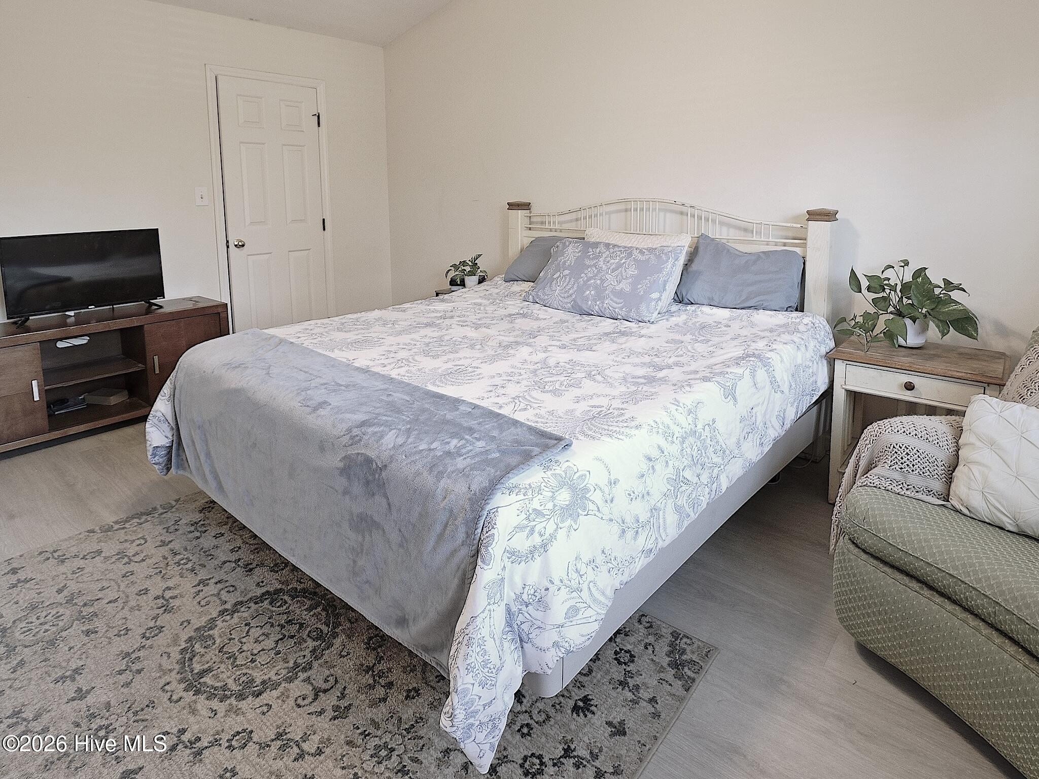 100554286 | Photo 28