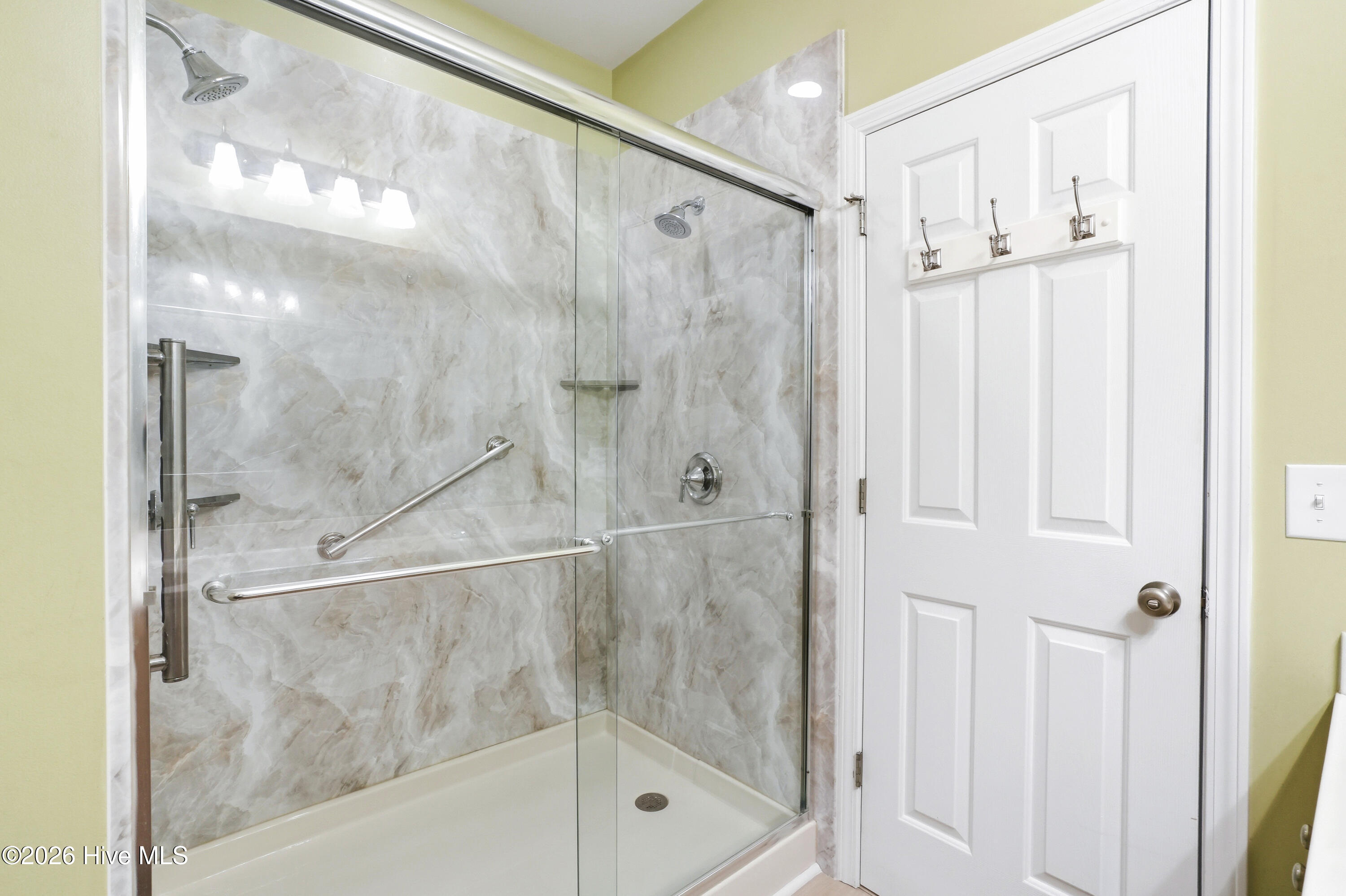 100564881 | Photo 32