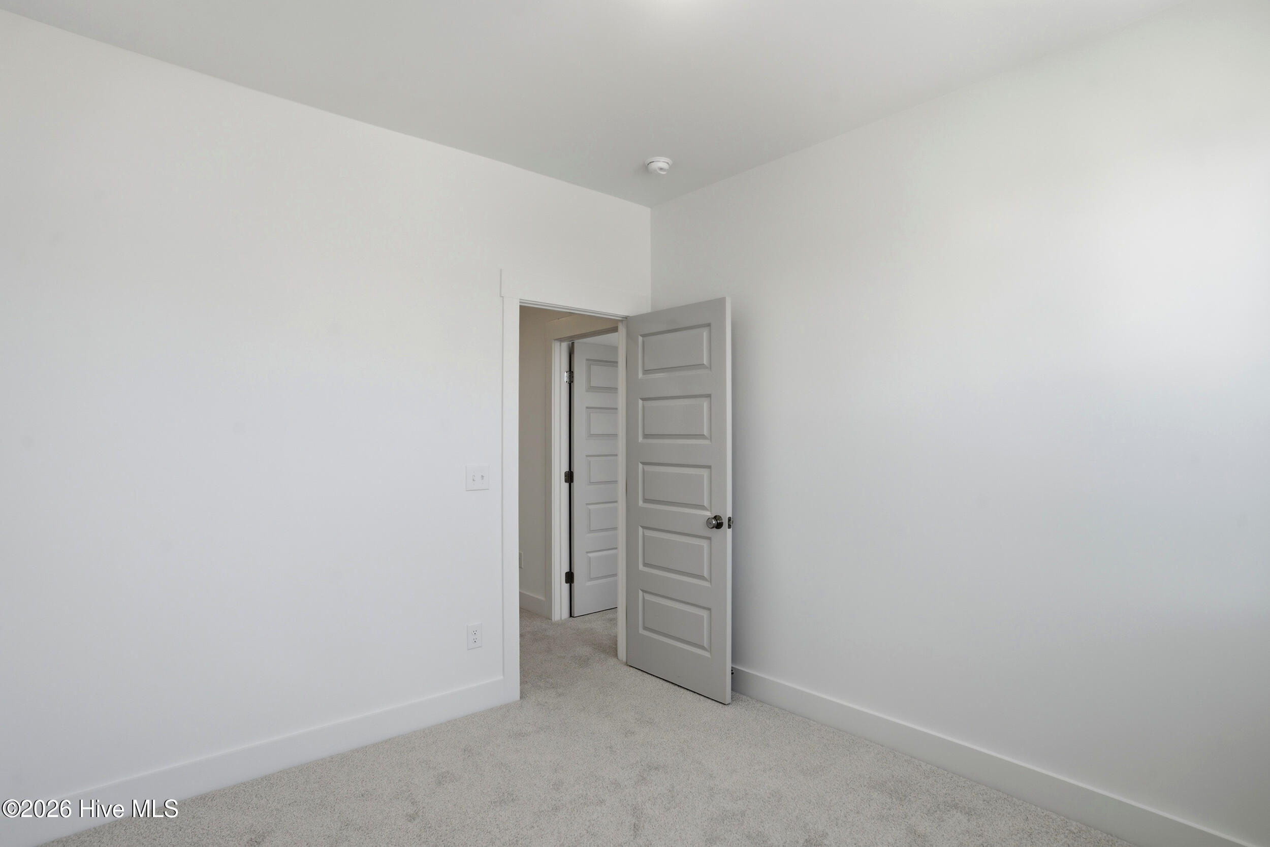 100561553 | Photo 25