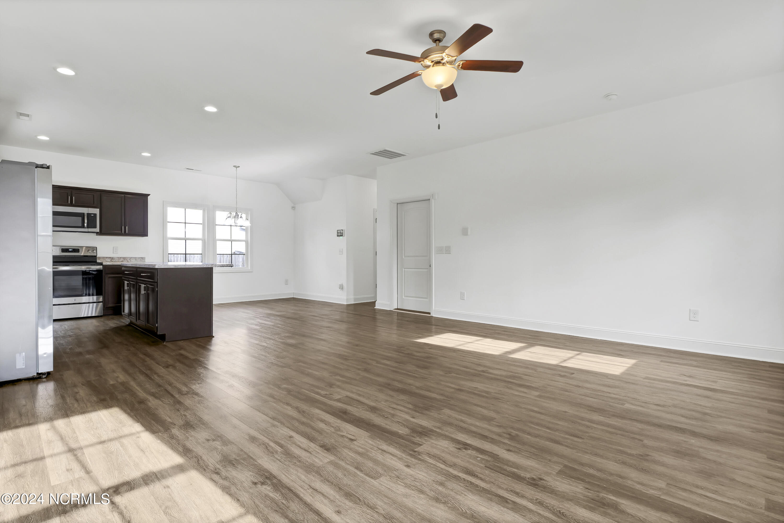 100552526 | Photo 12