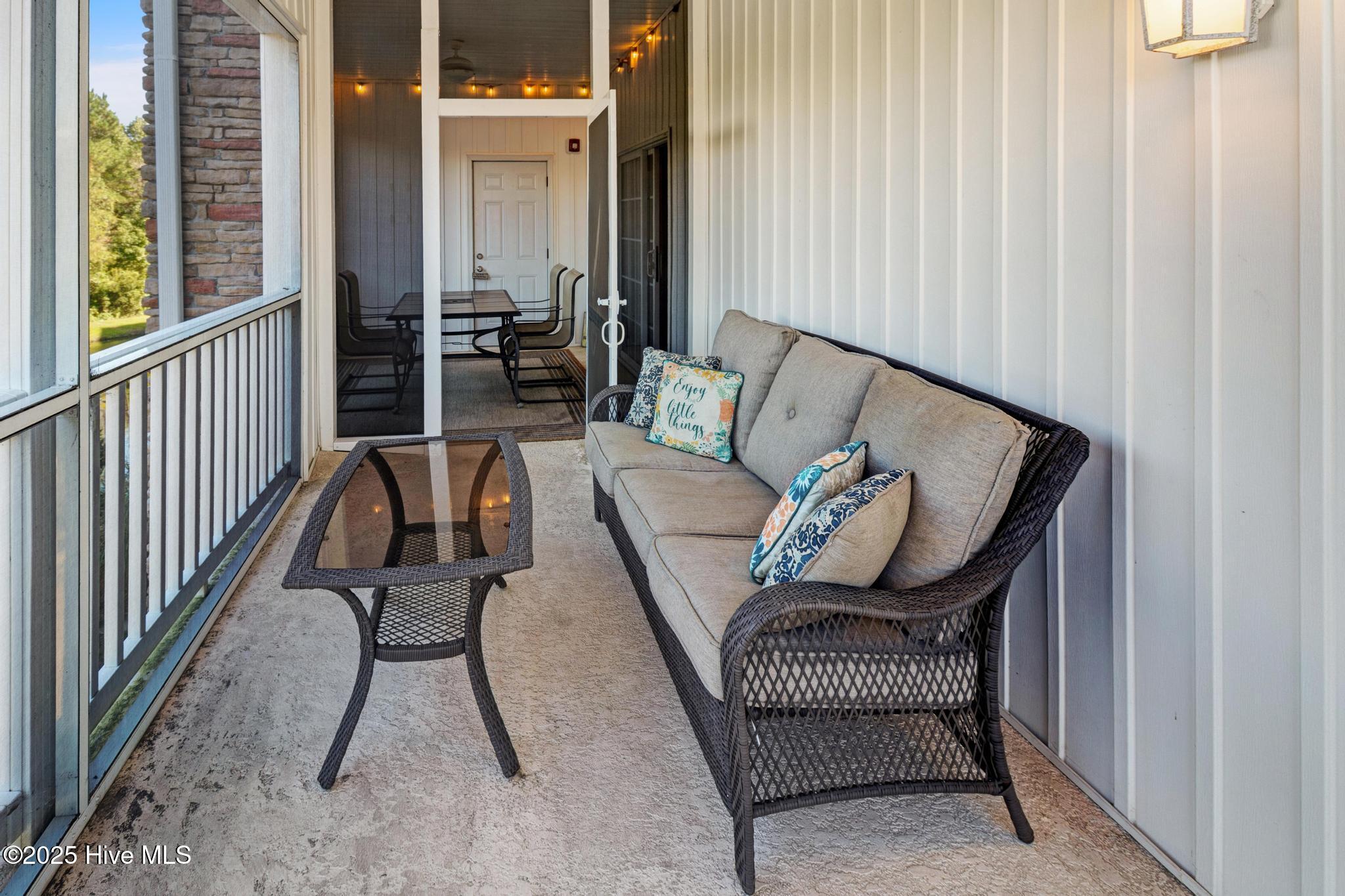 100534929 | Photo 42