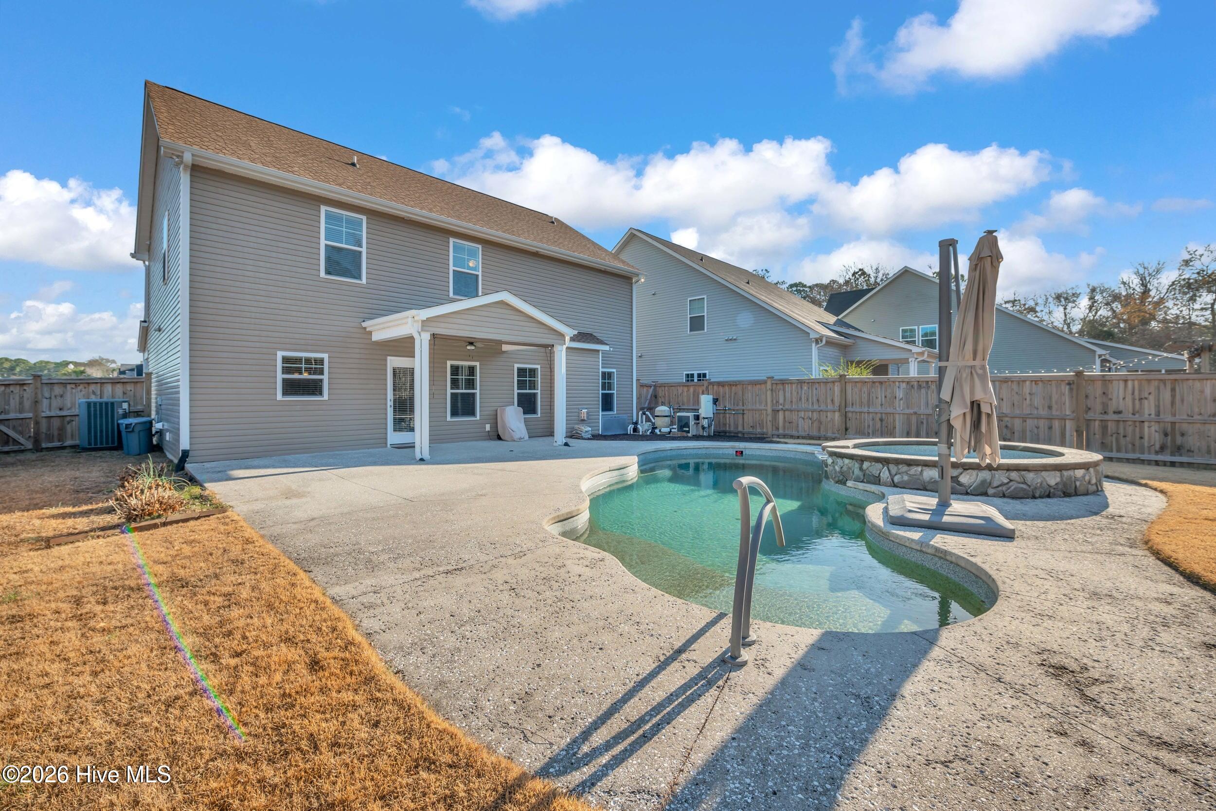 100547452 | Photo 36