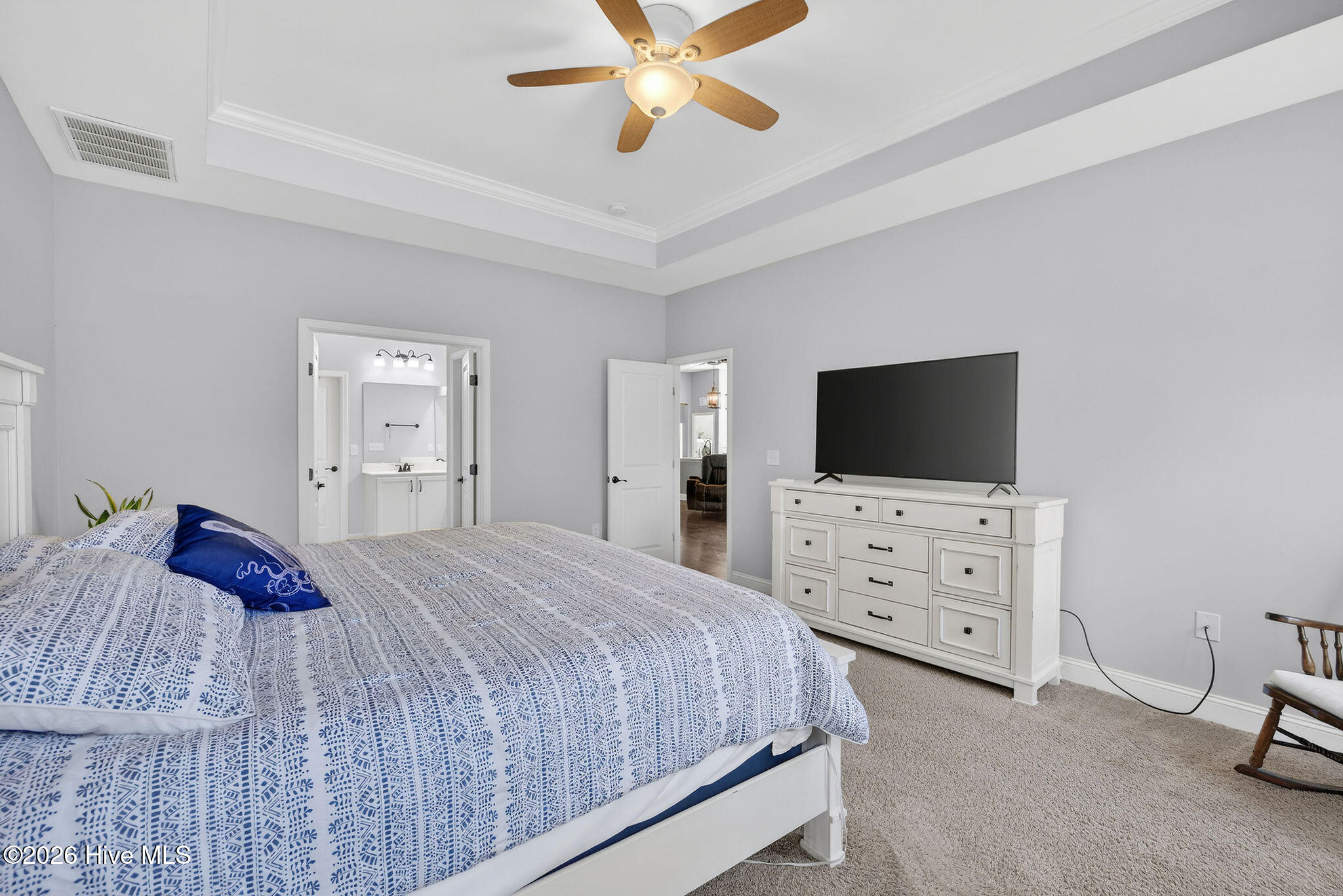 100547189 | Photo 22