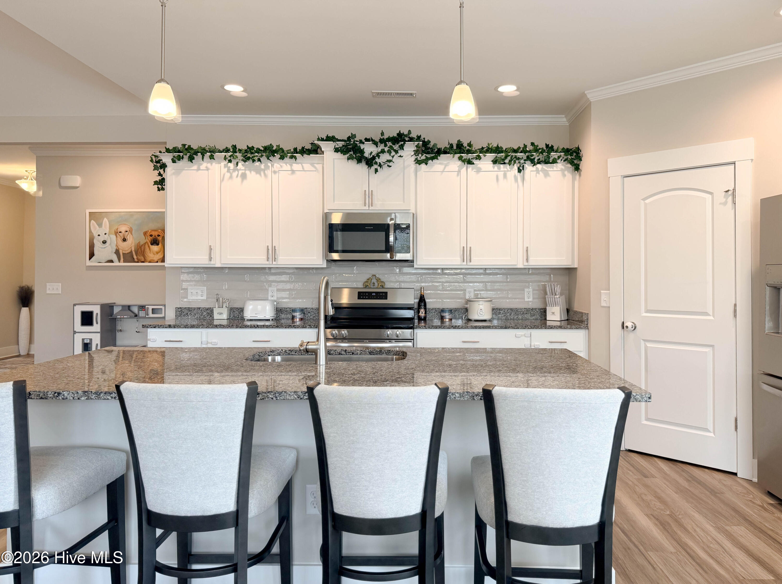 100560693 | Photo 19