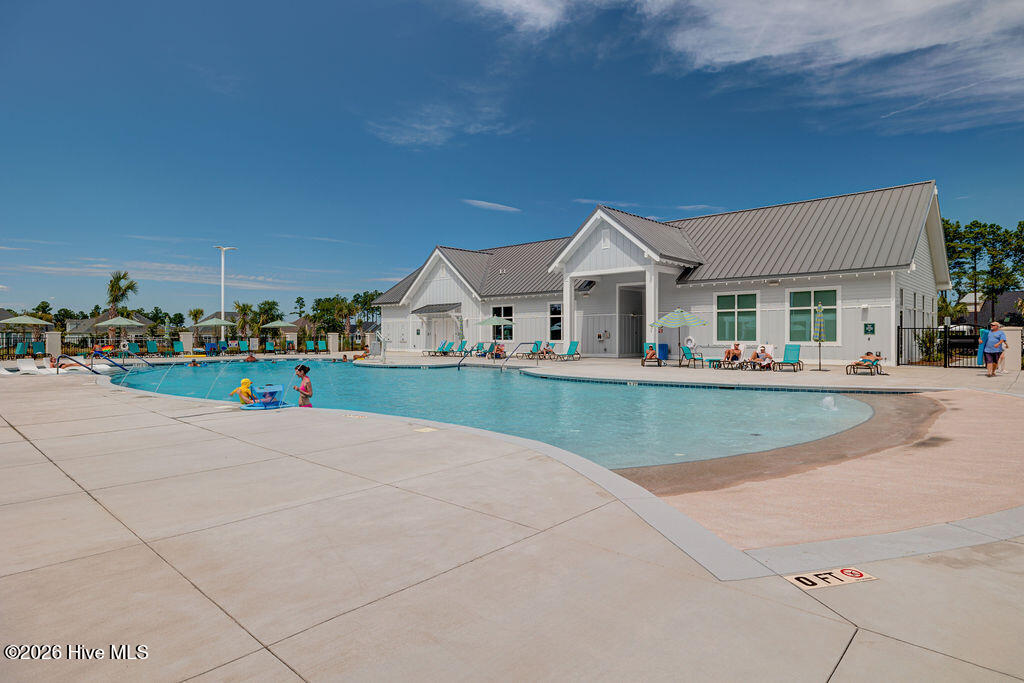 100554107 | Photo 81