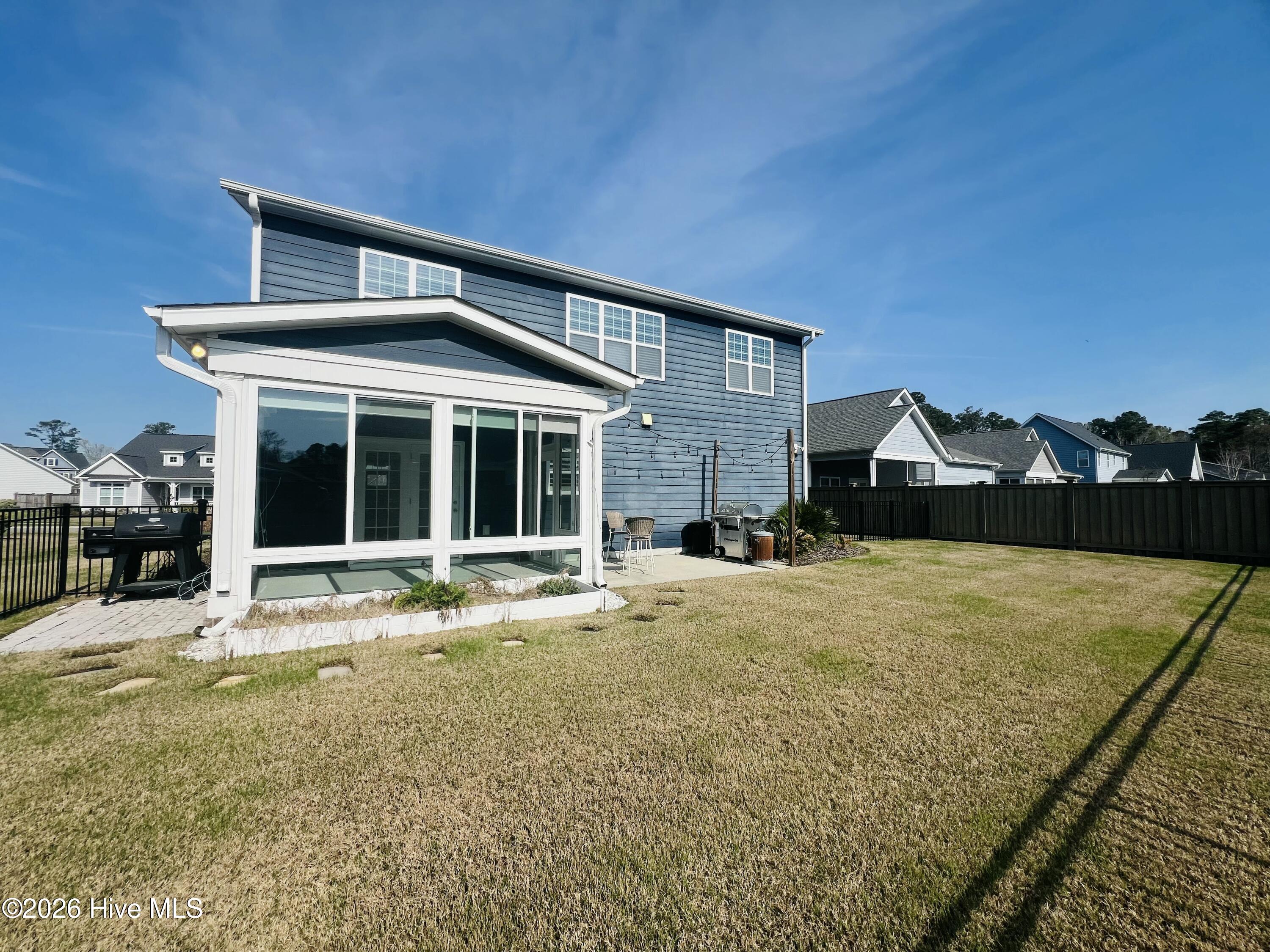 100559549 | Photo 11