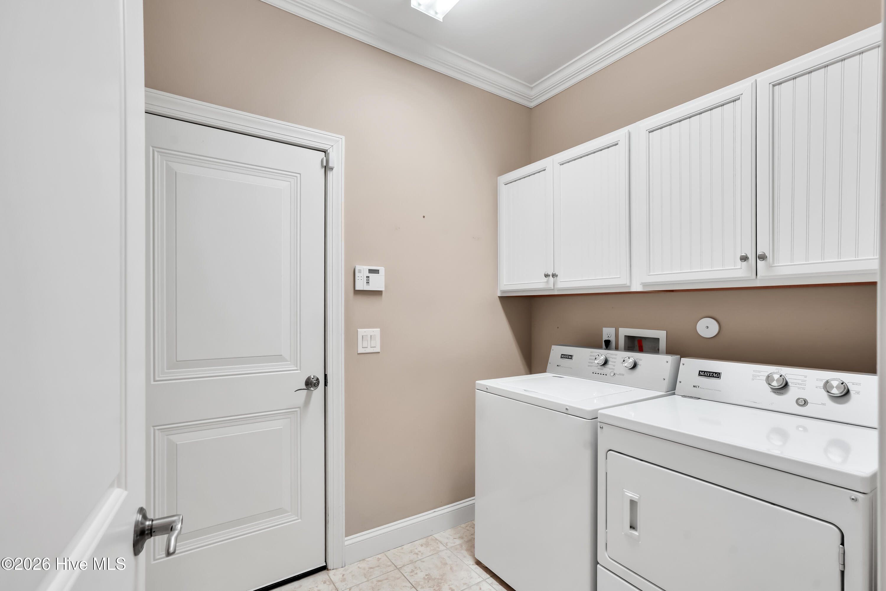 100562046 | Photo 24