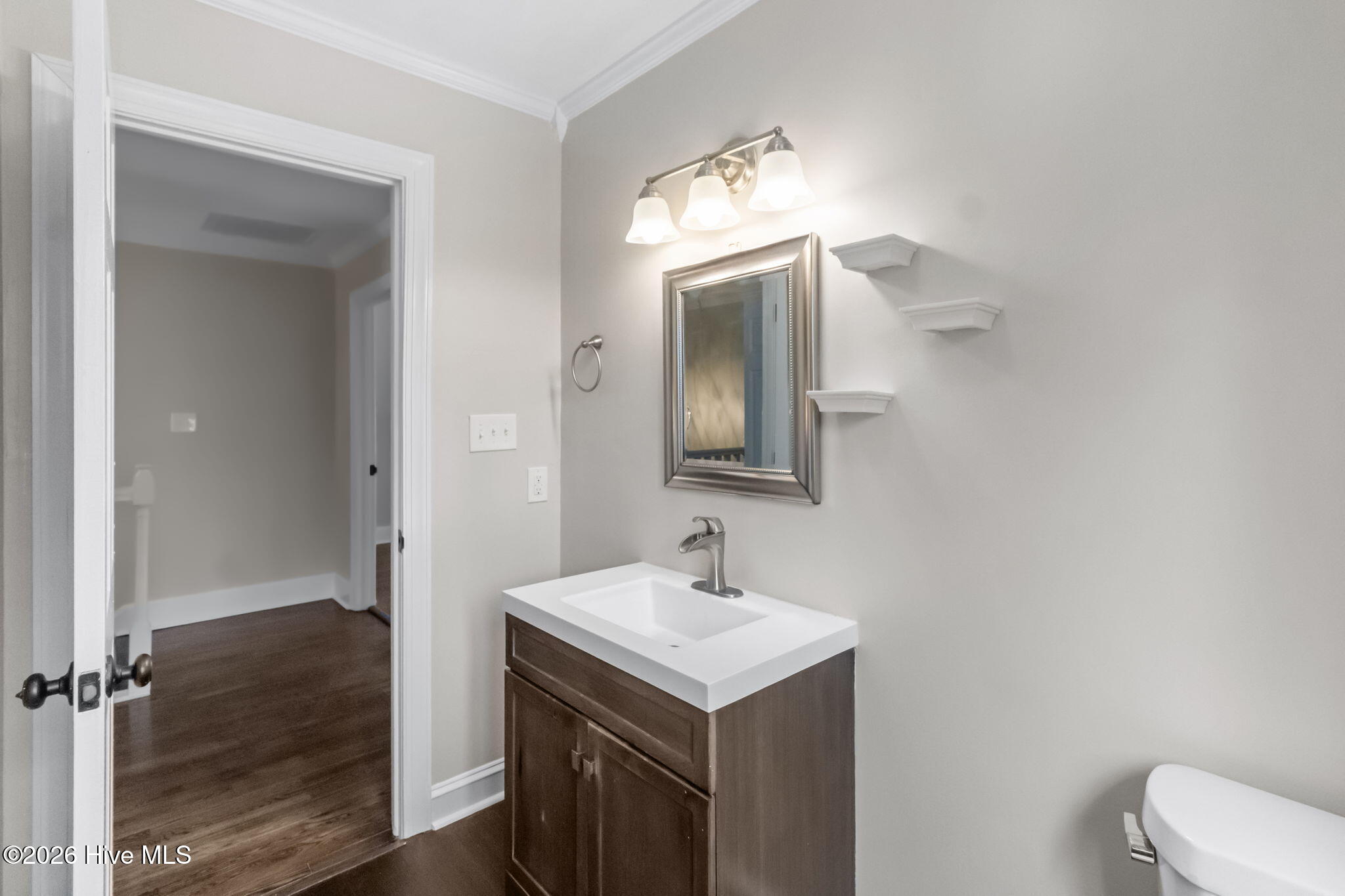 100560043 | Photo 29