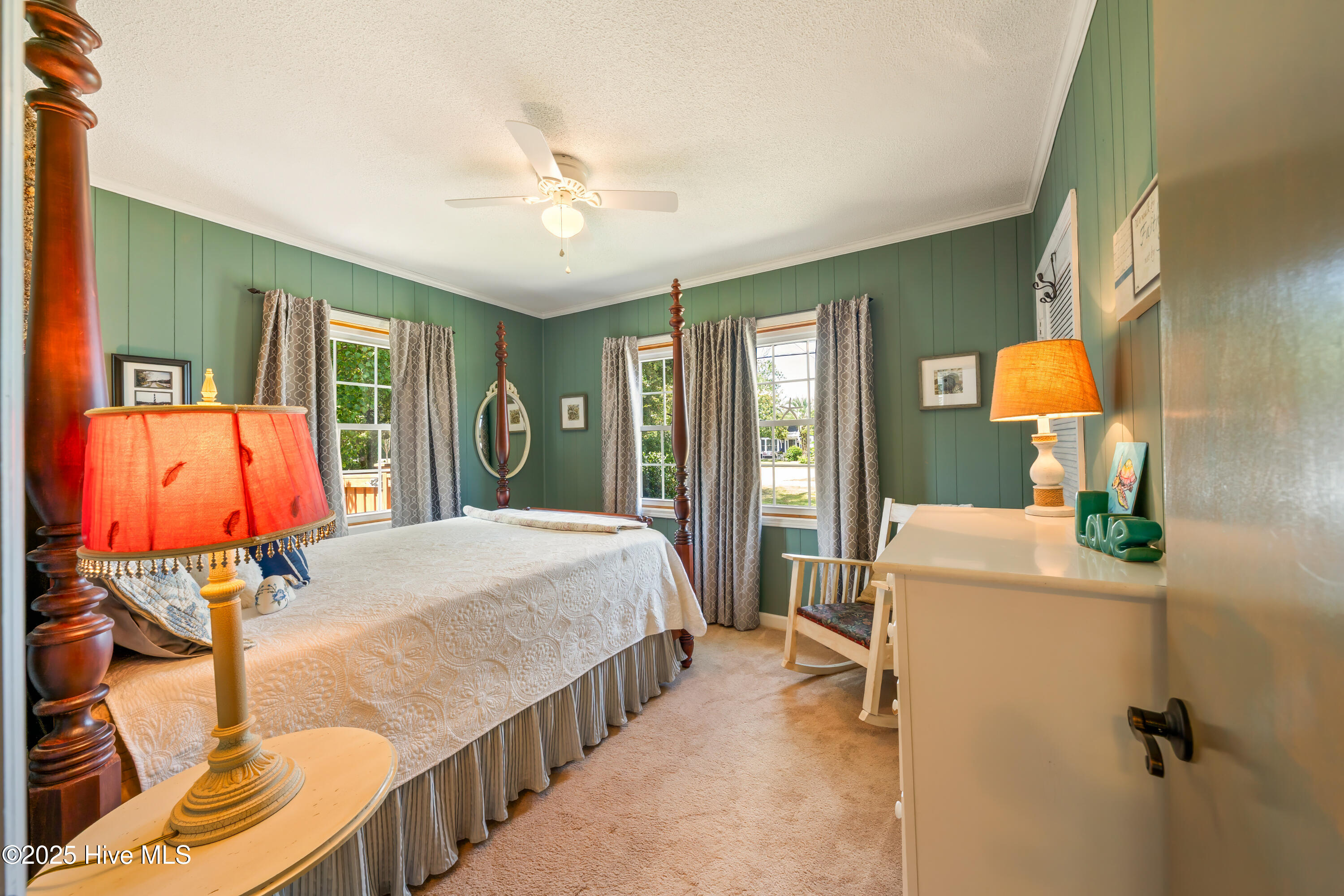 100531366 | Photo 43