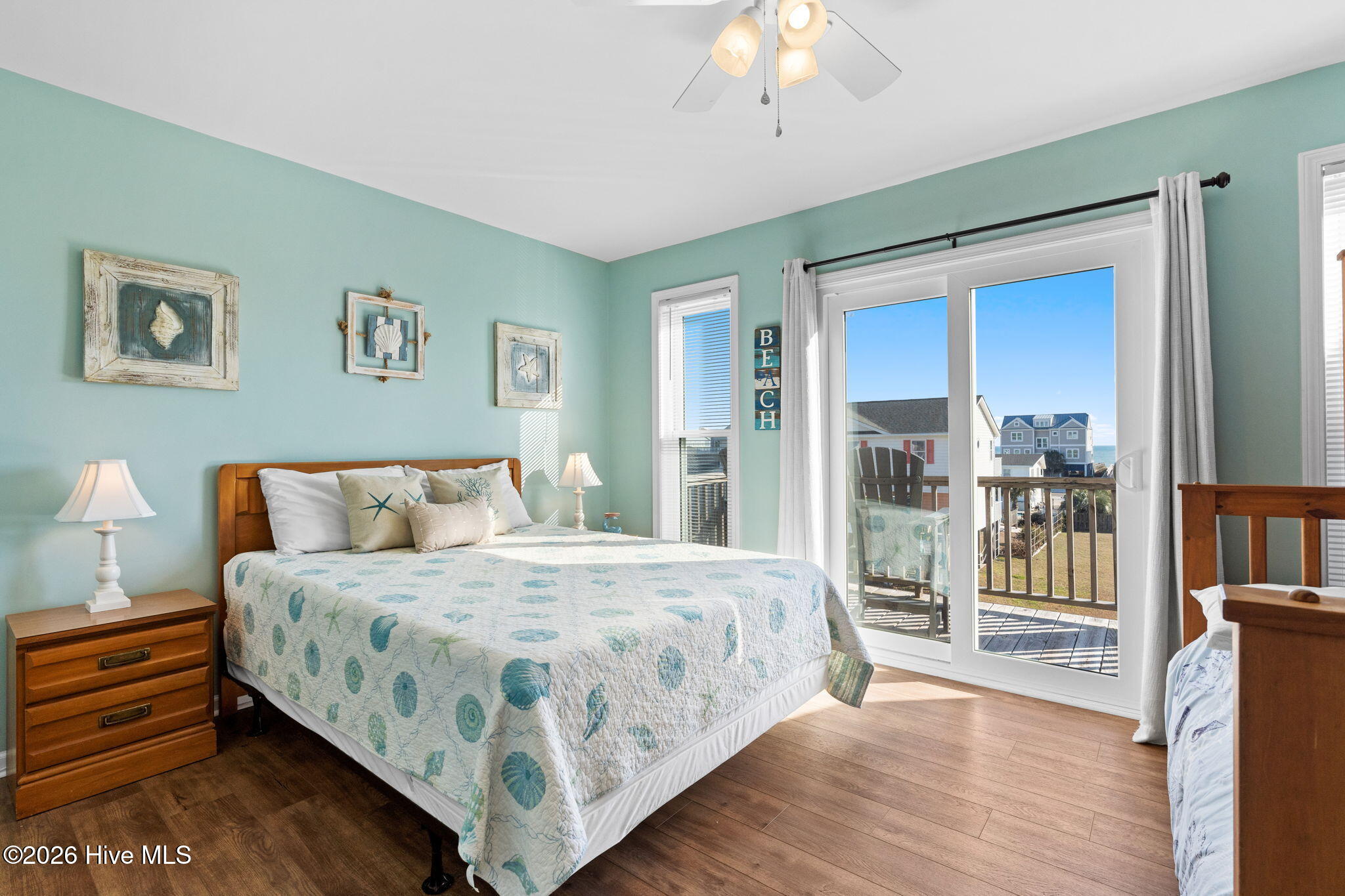 100553073 | Photo 31