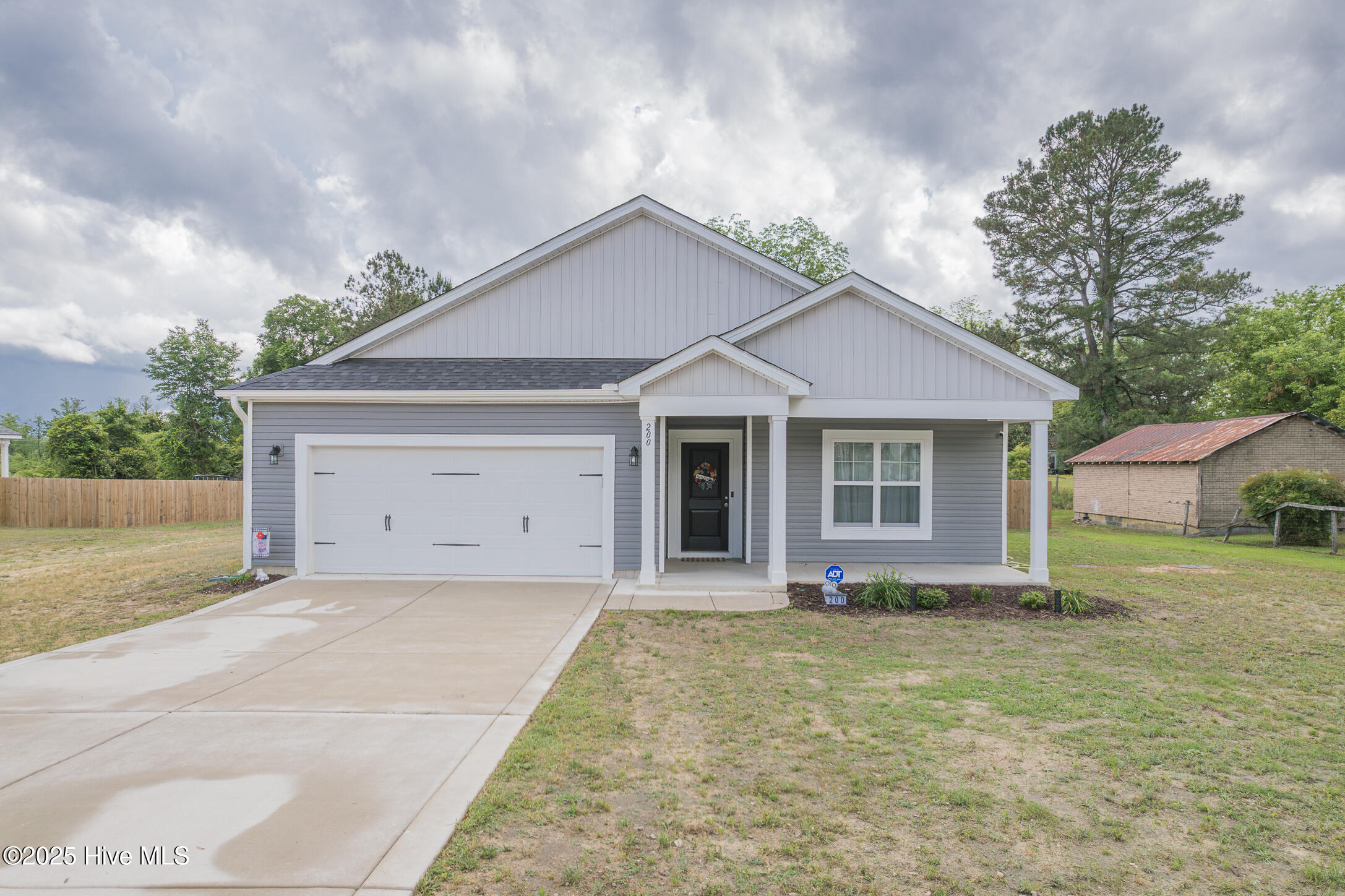 200 Laurel Lake Rd front 1