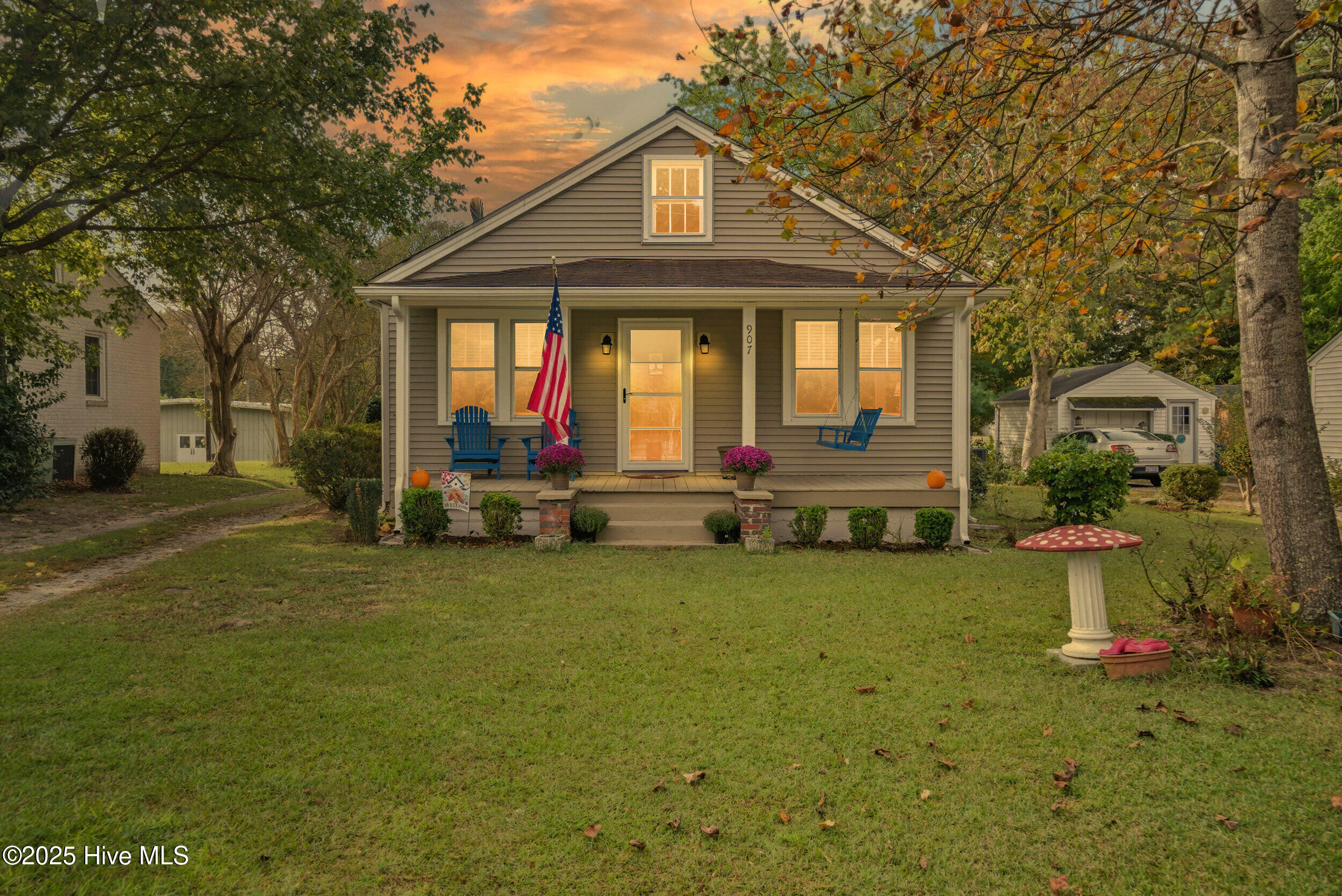 Homes for sale in Edenton, NC | 907 W Queen St, Edenton, NC 27932 | MLS# 100535711