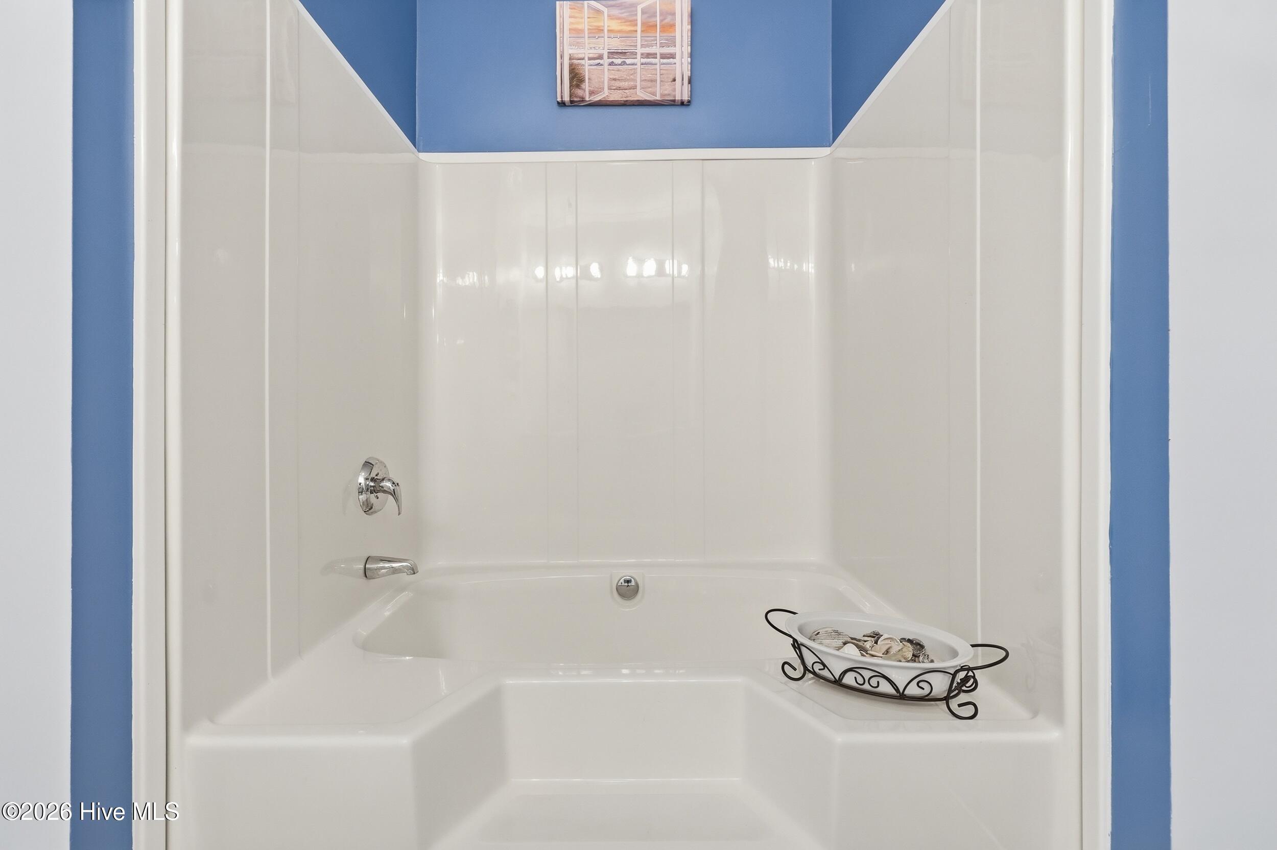 100561141 | Photo 30