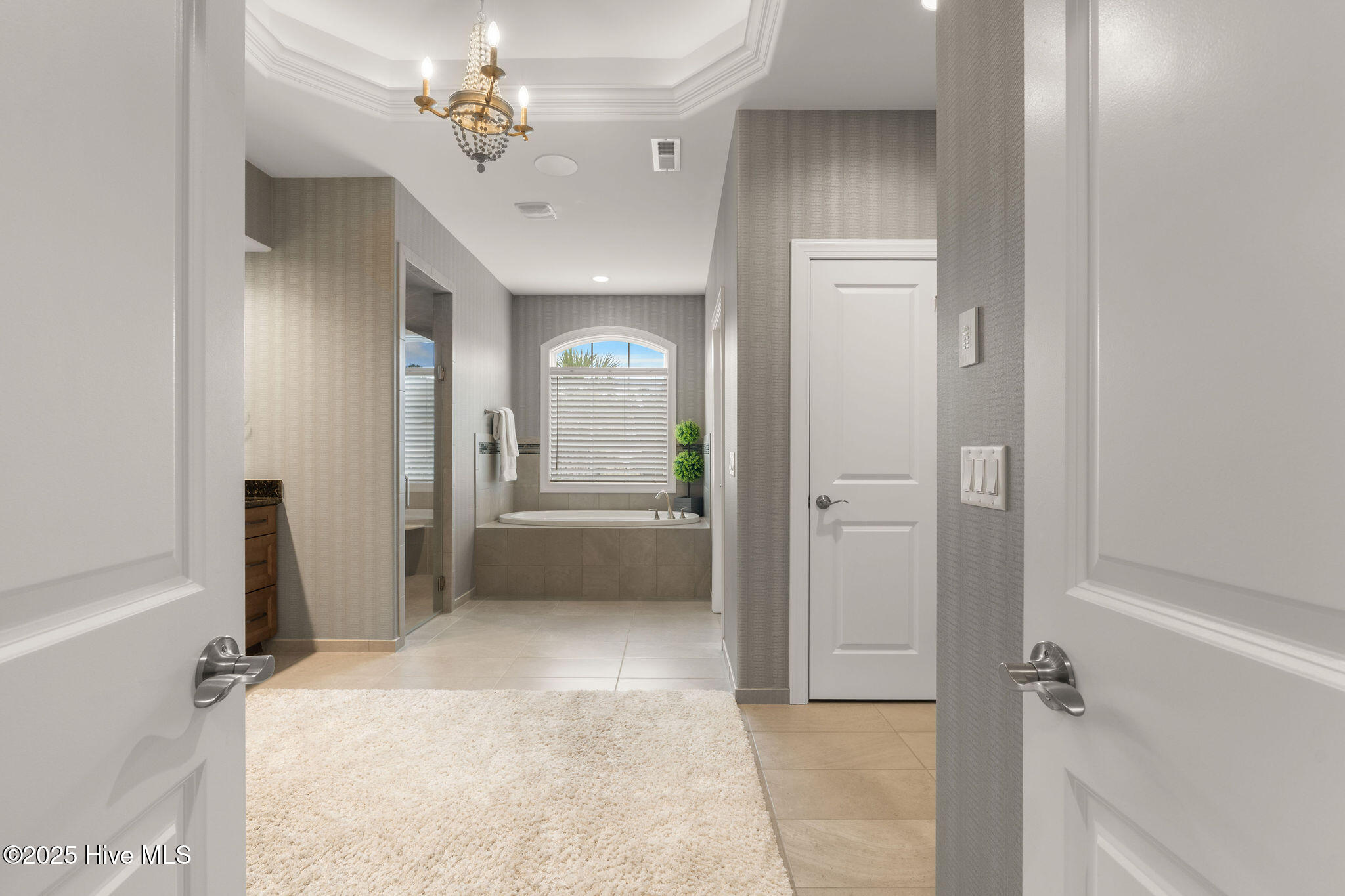 100517606 | Photo 54