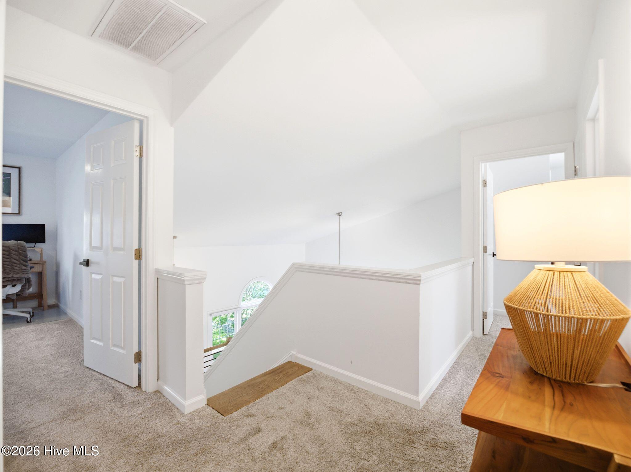 100568966 | Photo 34