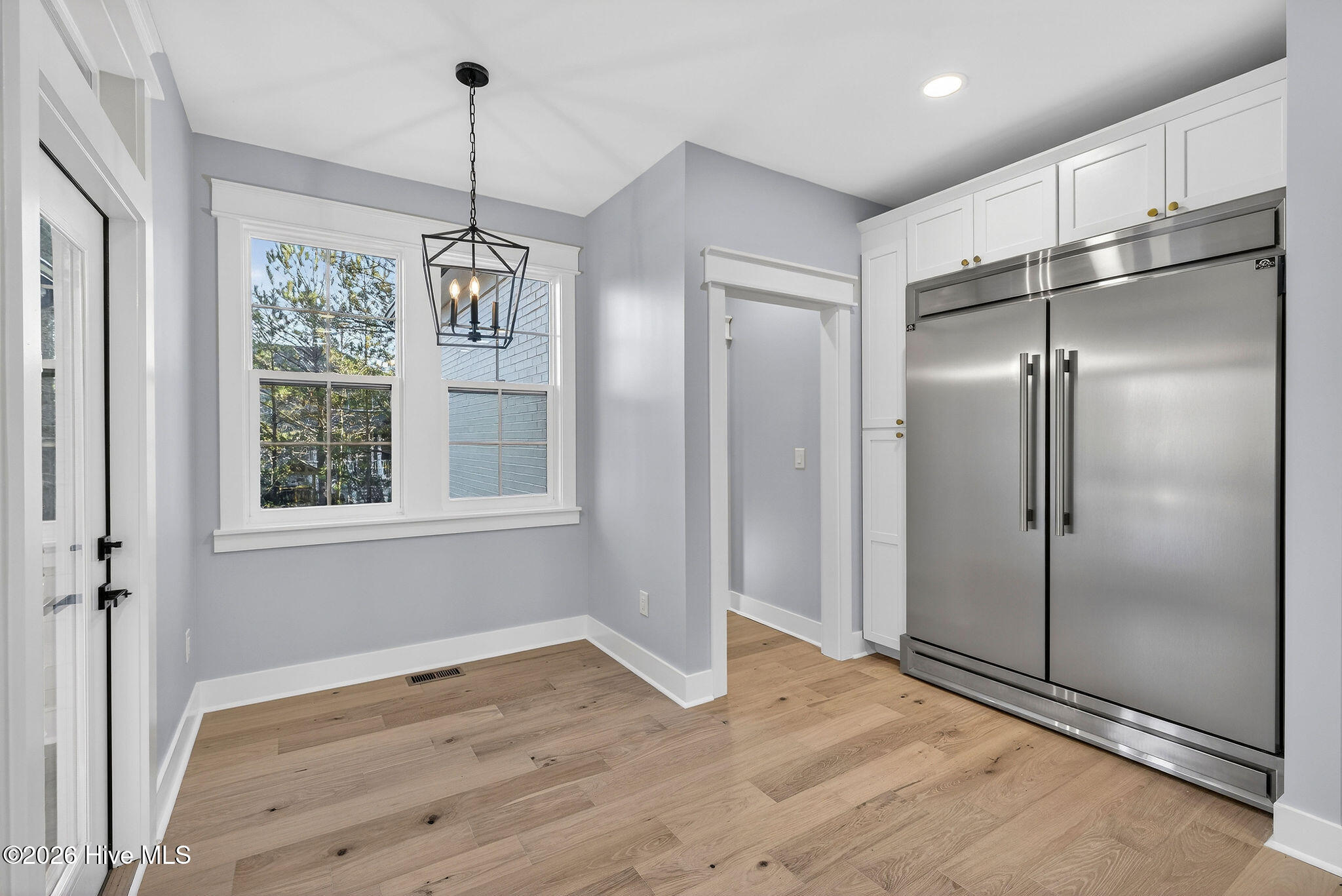 100548792 | Photo 30