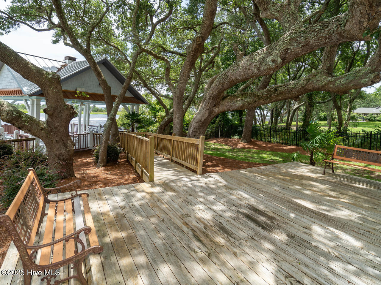 100536487 | Photo 13