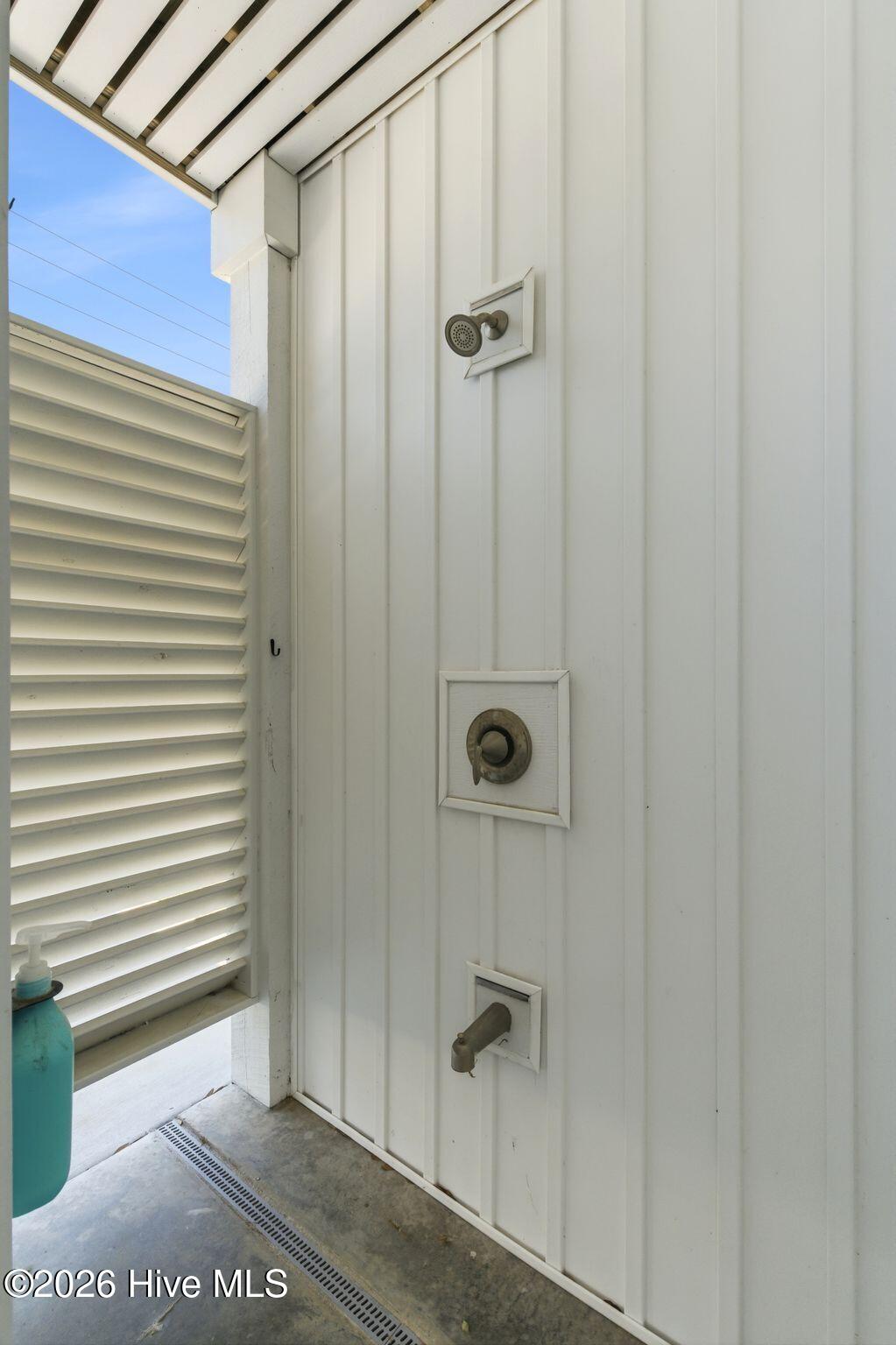 100570659 | Photo 28