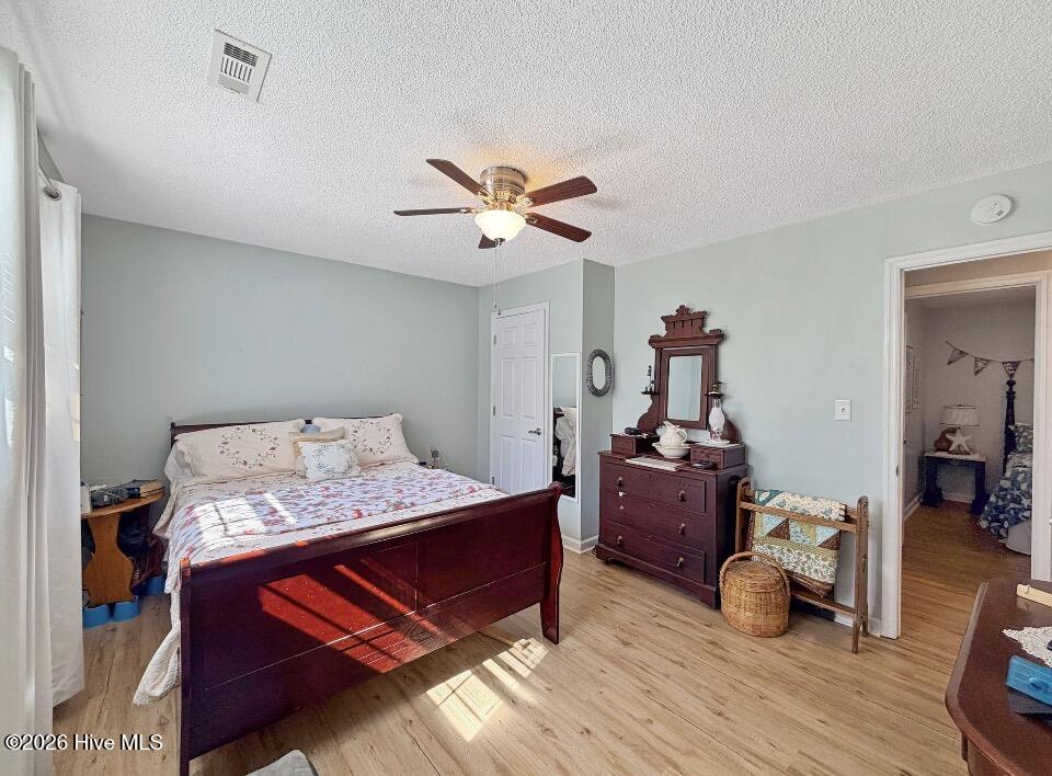 100549089 | Photo 24