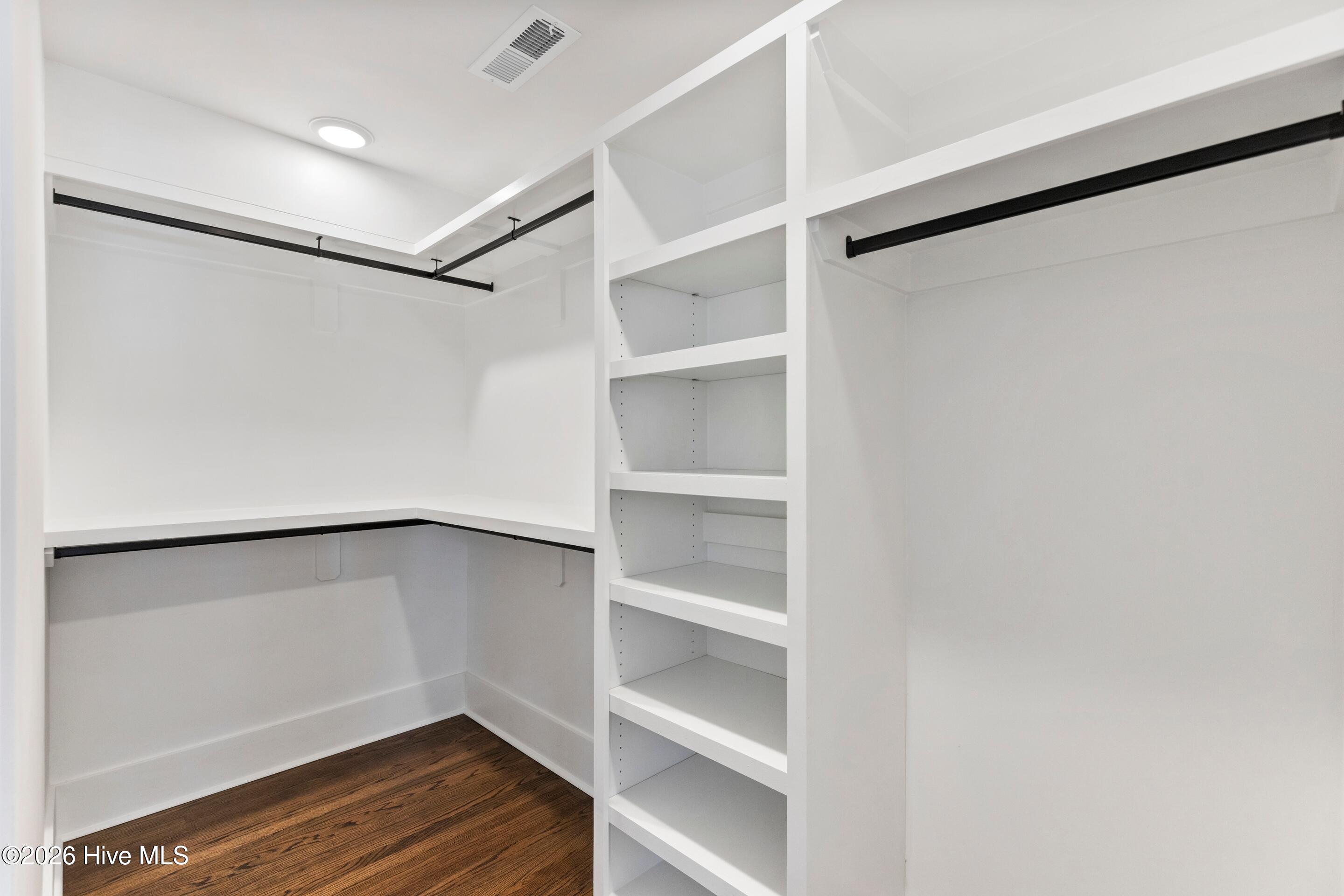 100552904 | Photo 14