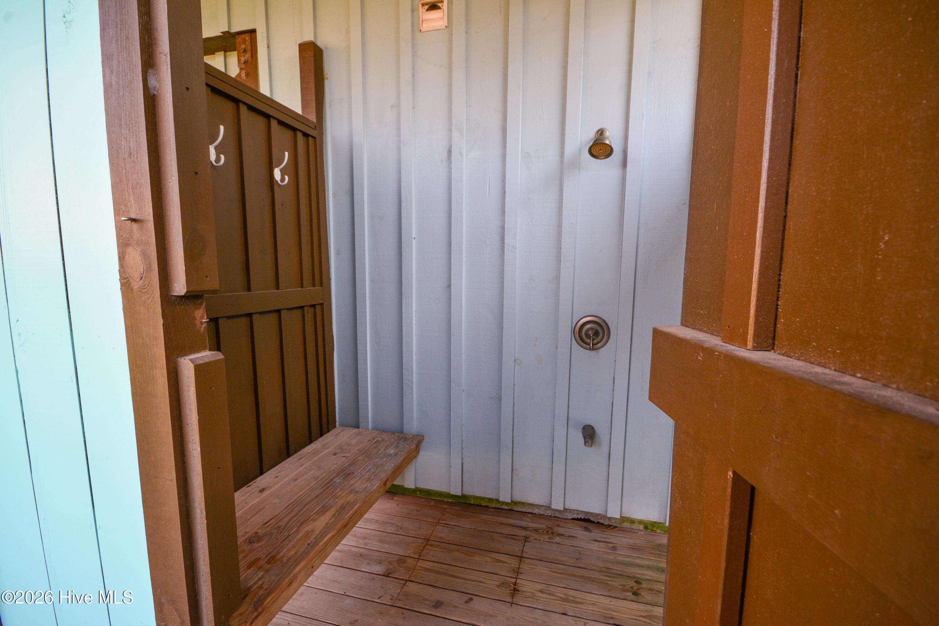 100565918 | Photo 34