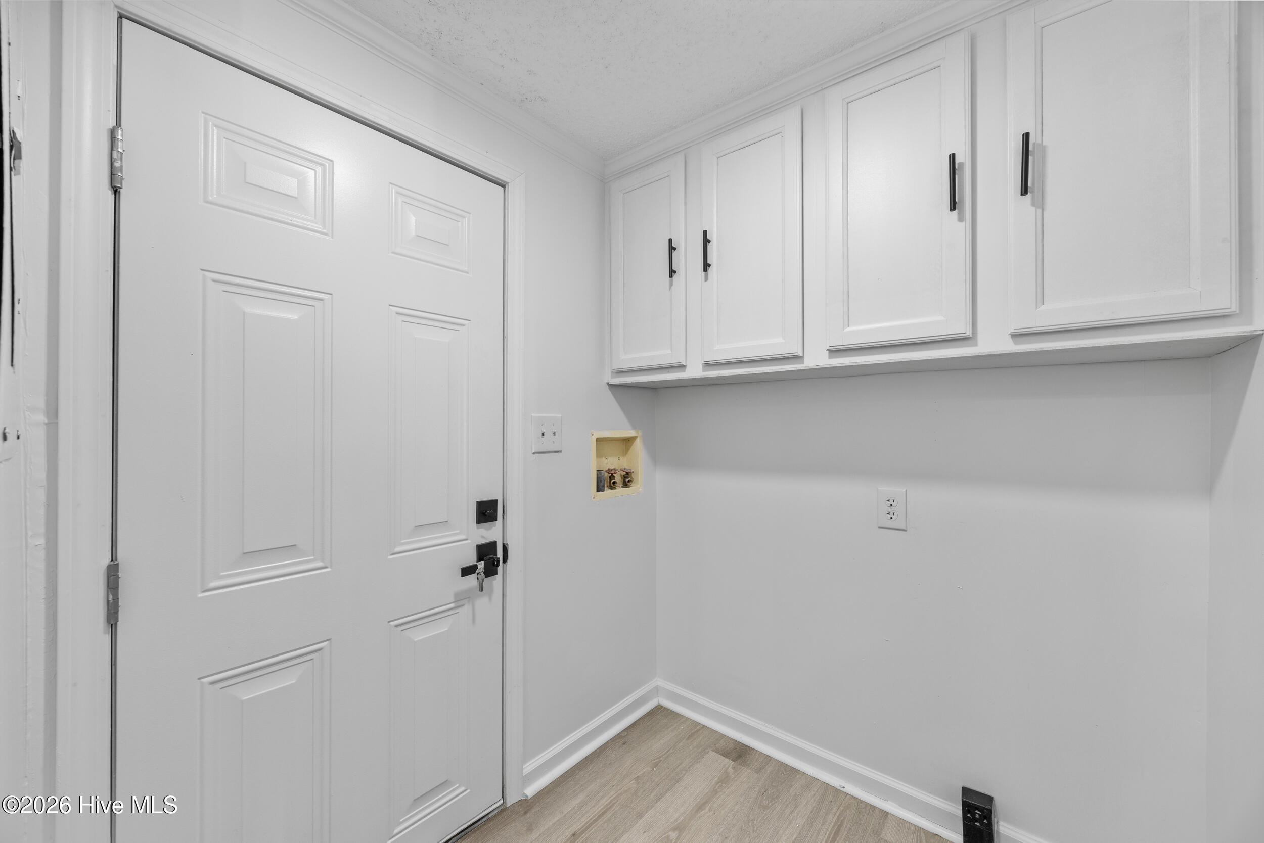 100566039 | Photo 16