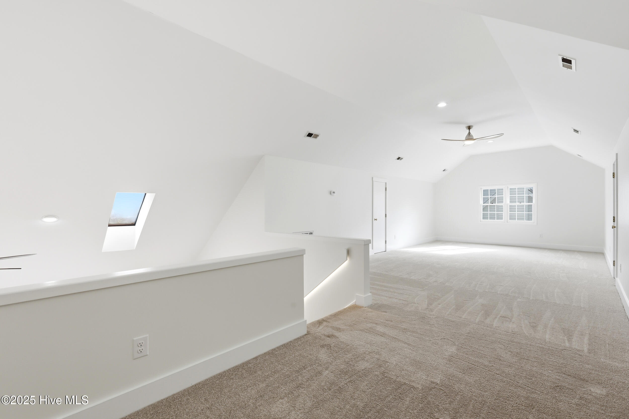 100544794 | Photo 26