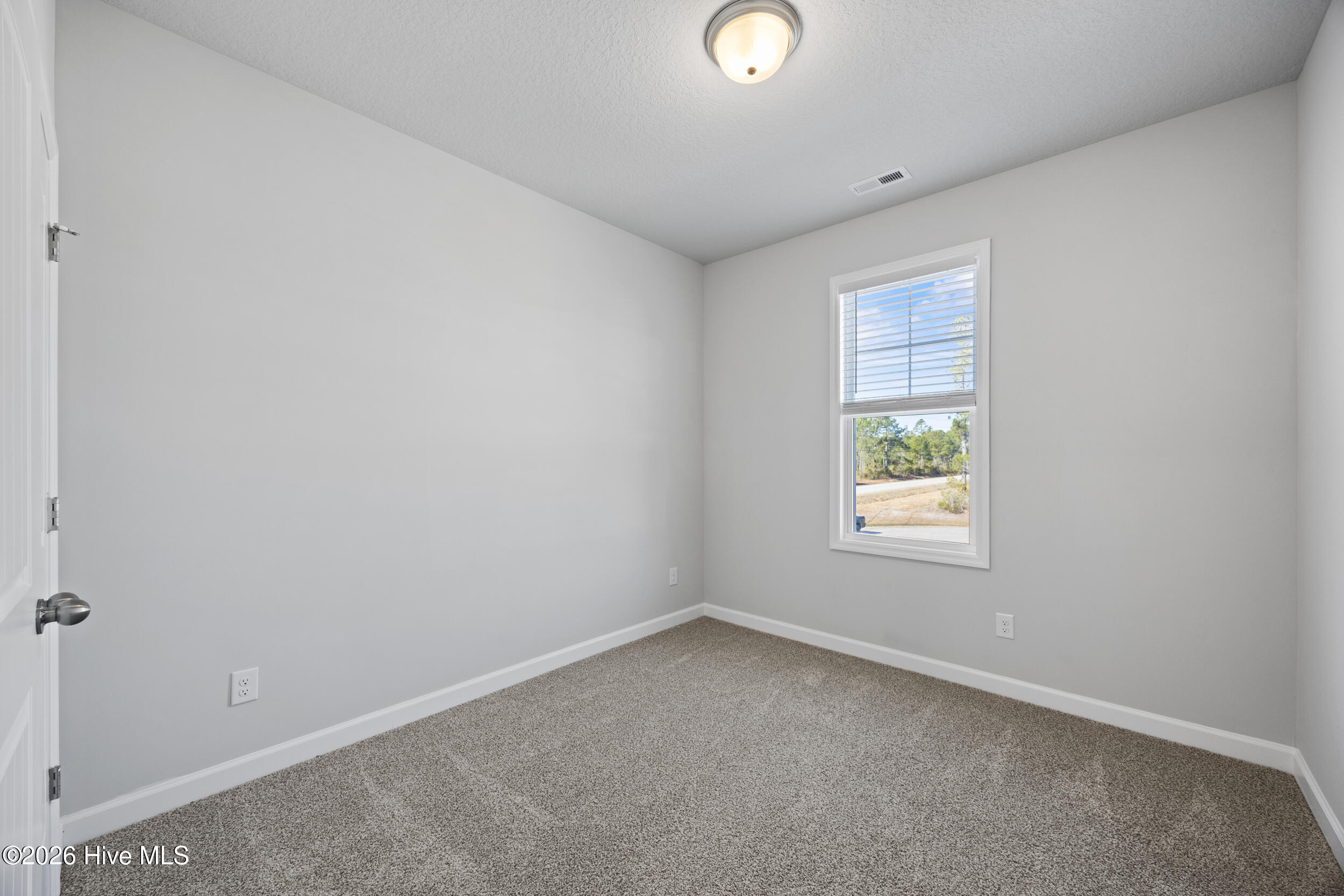 100557610 | Photo 33