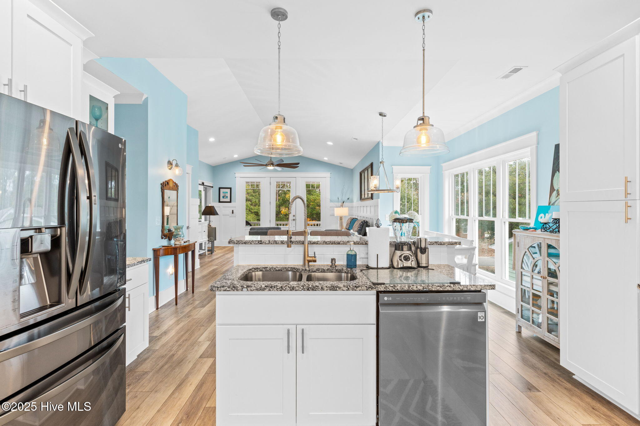 100543209 | Photo 22