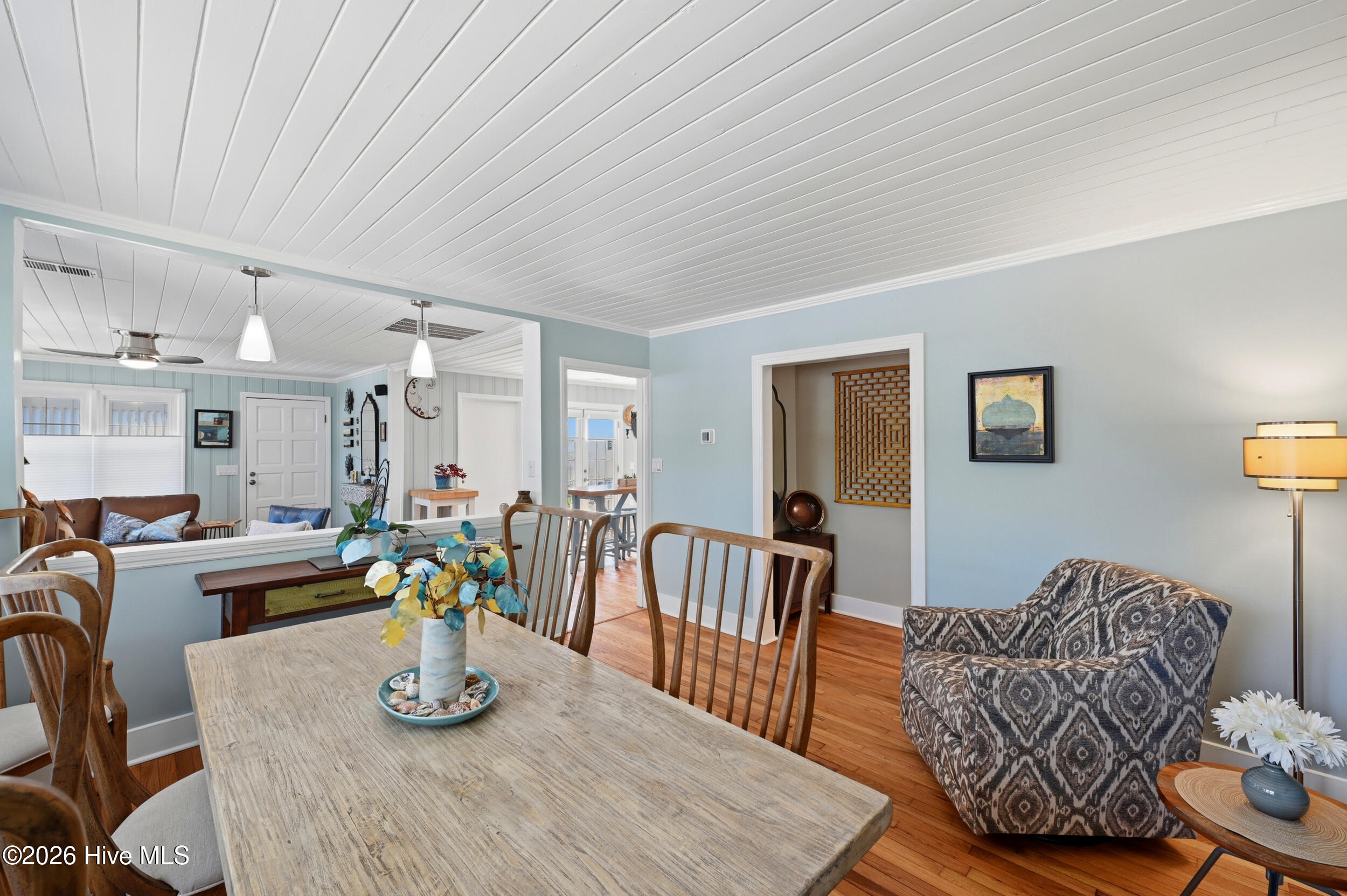 100570502 | Photo 19