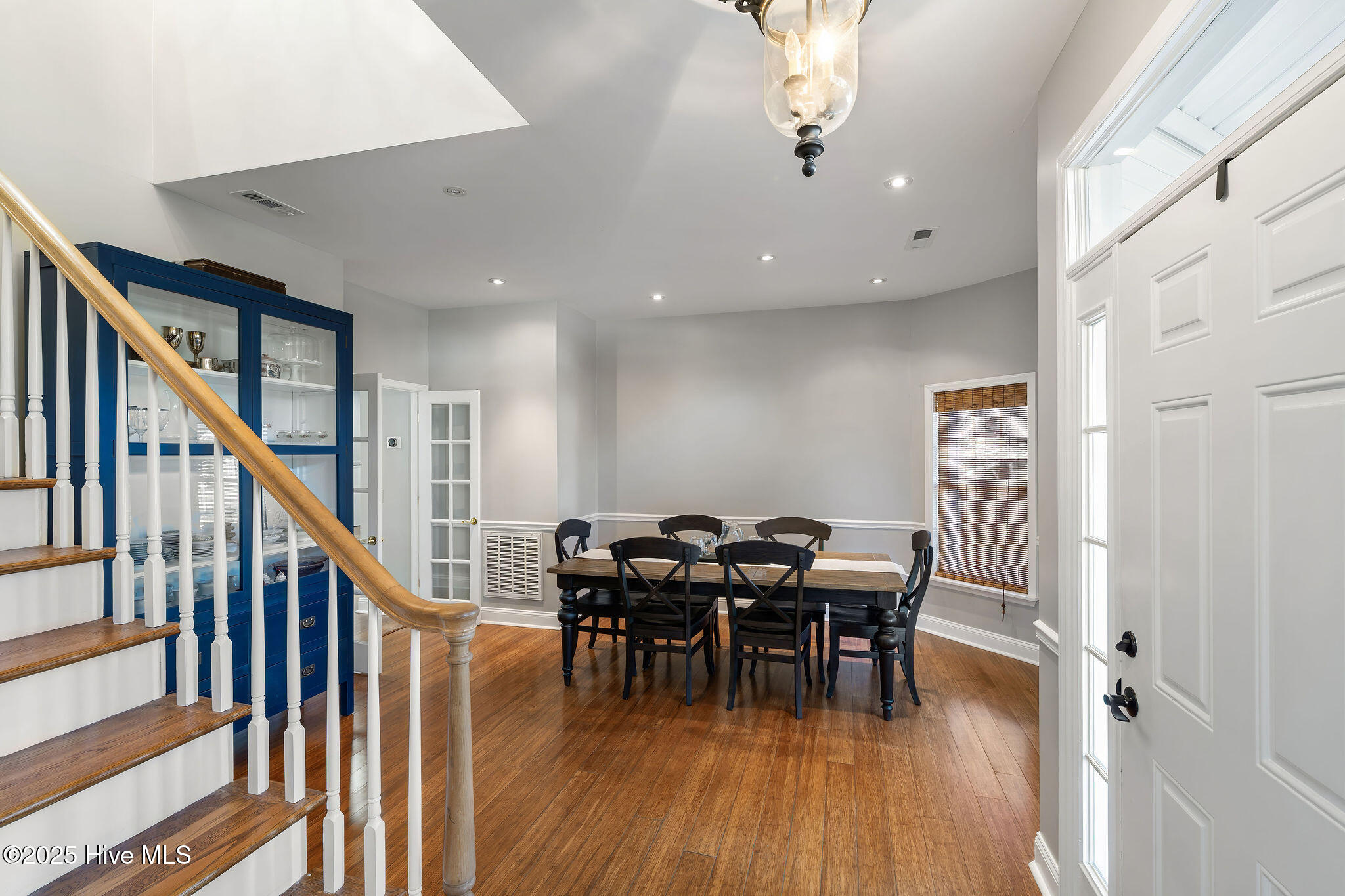 100539157 | Photo 36