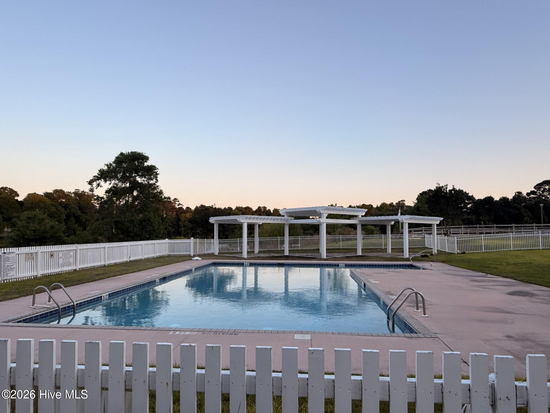 100569921 | Photo 45