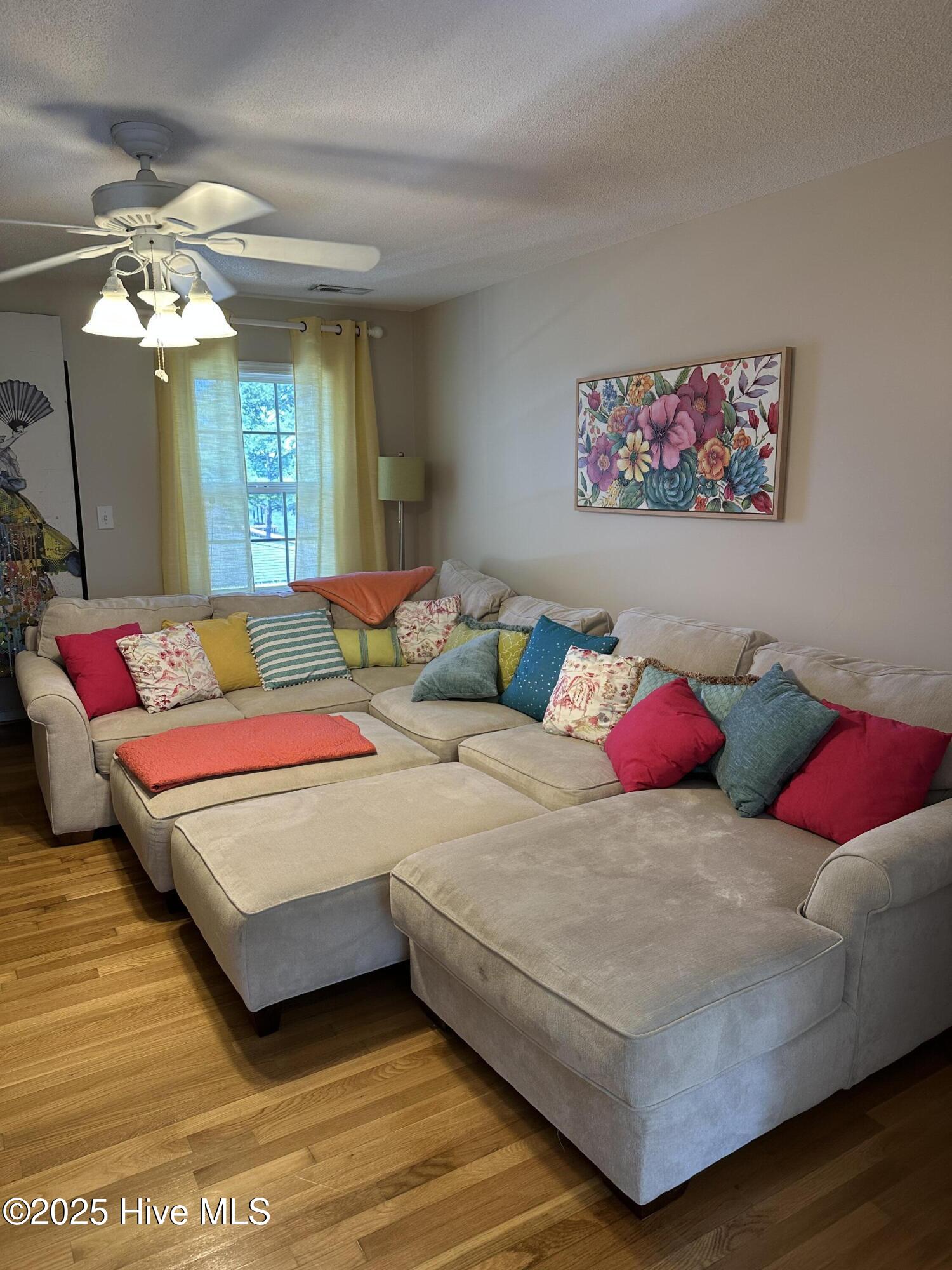 100514130 | Photo 82