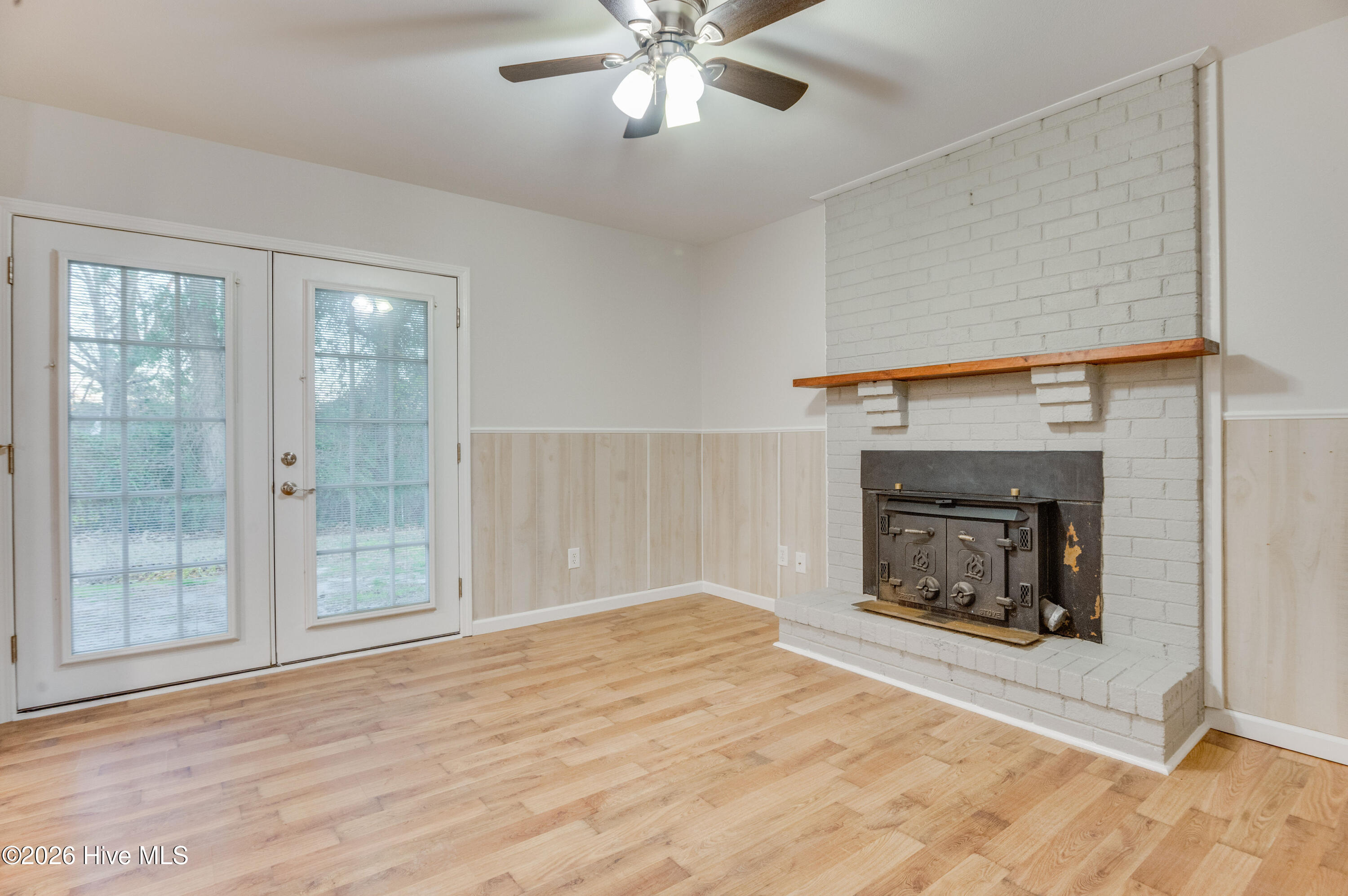 100547210 | Photo 15