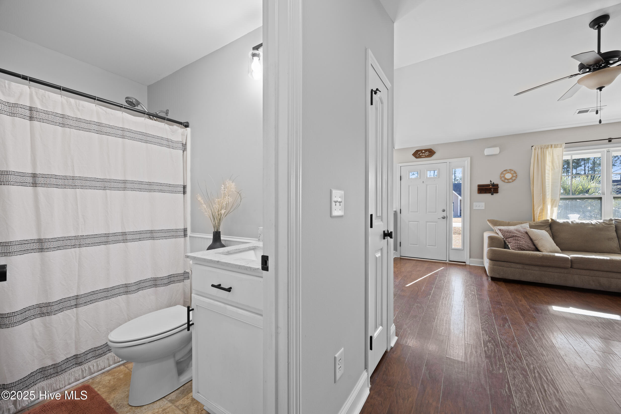 100545766 | Photo 16